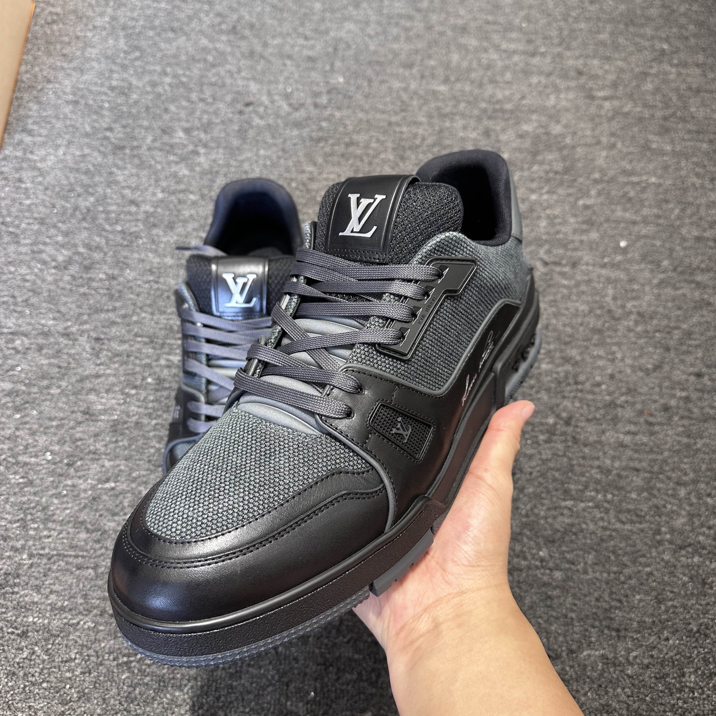 Louis Vuitton Louis Vuitton Mesh Leather Low-Top Sneakers US 12 Size US 12 / EU 45 - 12 Thumbnail