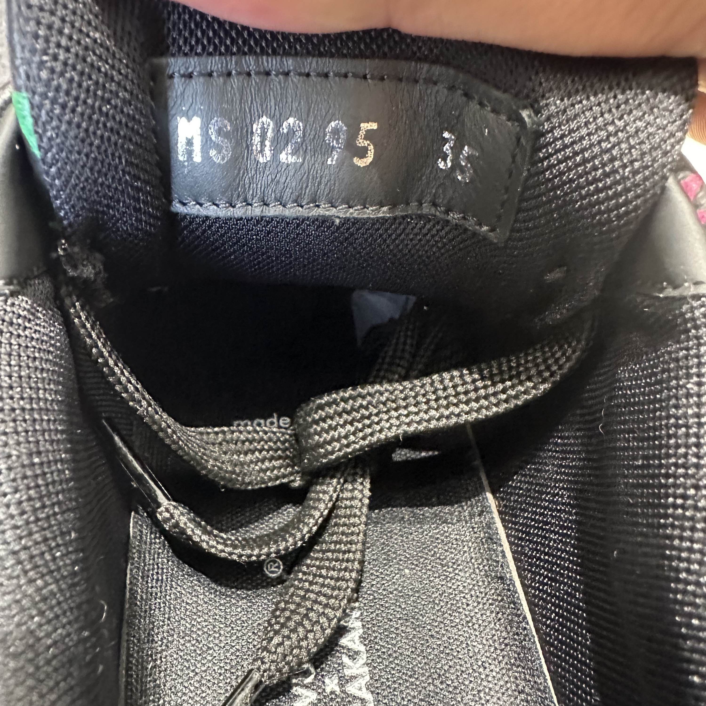 Louis Vuitton Louis Vuitton x Murakami Trainer Low-Top Sneakers Size 35 Size US 5 / IT 35 - 5 Thumbnail