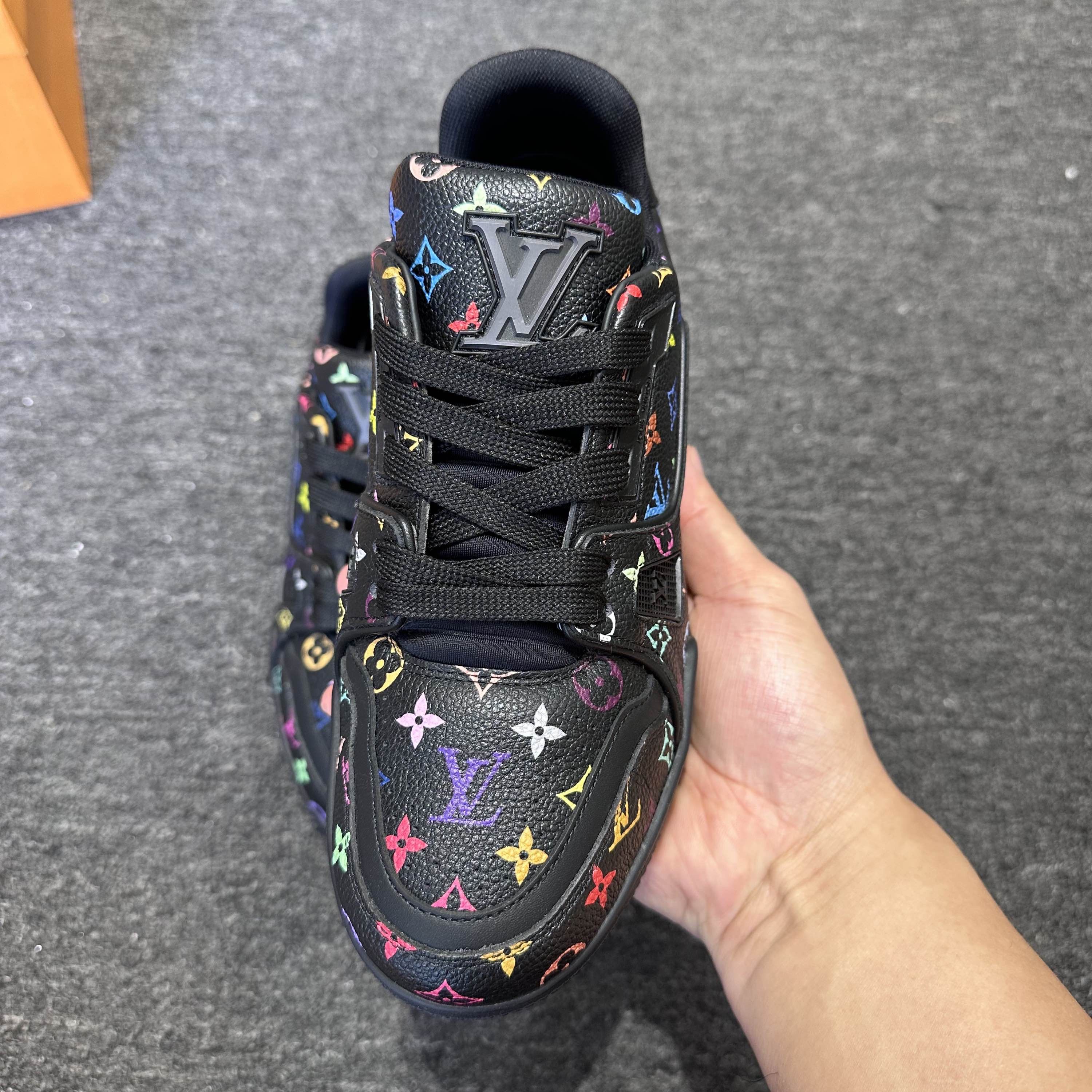 Louis Vuitton Louis Vuitton x Murakami Trainer Low-Top Sneakers Size 35 Size US 5 / IT 35 - 12 Thumbnail