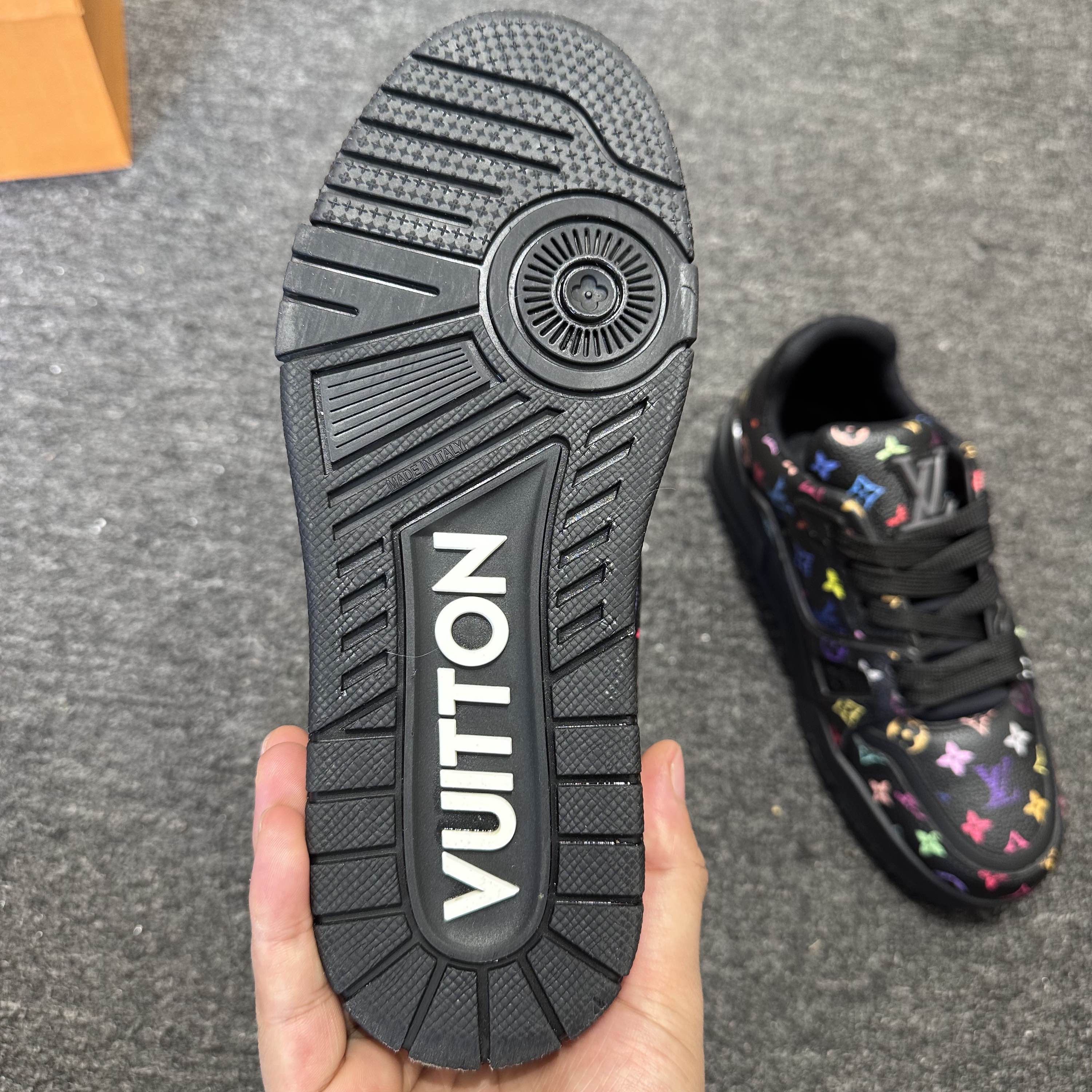 Louis Vuitton Louis Vuitton x Murakami Trainer Low-Top Sneakers Size 35 Size US 5 / IT 35 - 18 Thumbnail