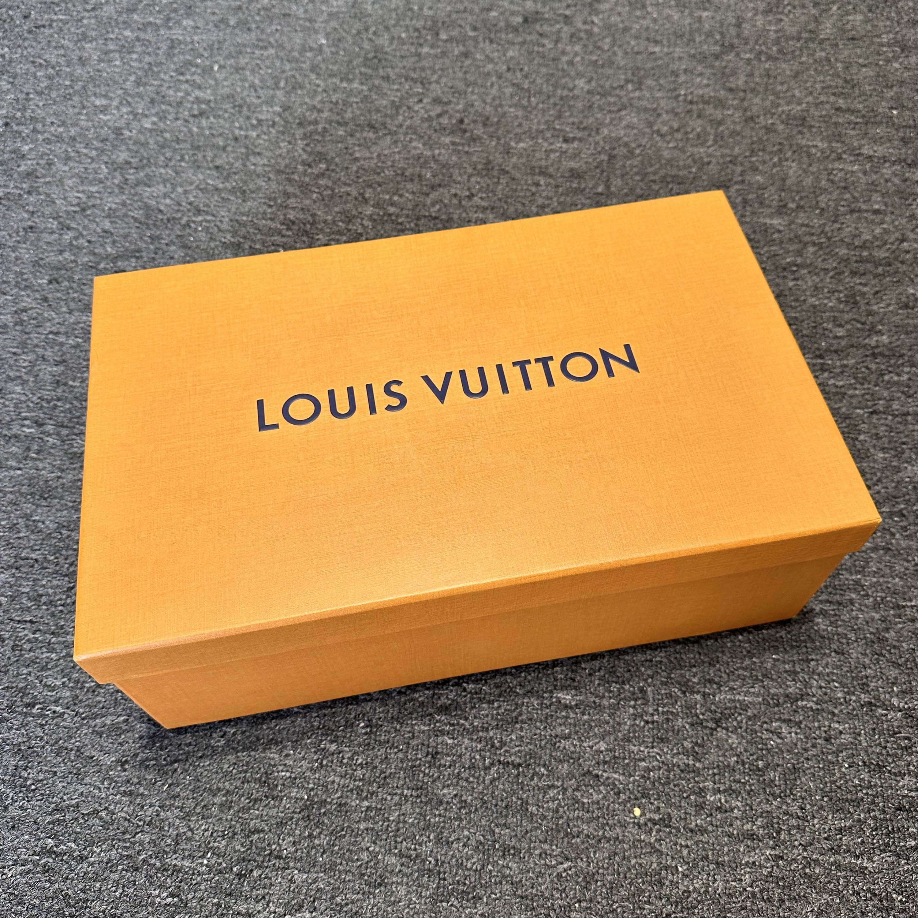 Louis Vuitton Louis Vuitton x Murakami Trainer Low-Top Sneakers Size 35 Size US 5 / IT 35 - 6 Thumbnail