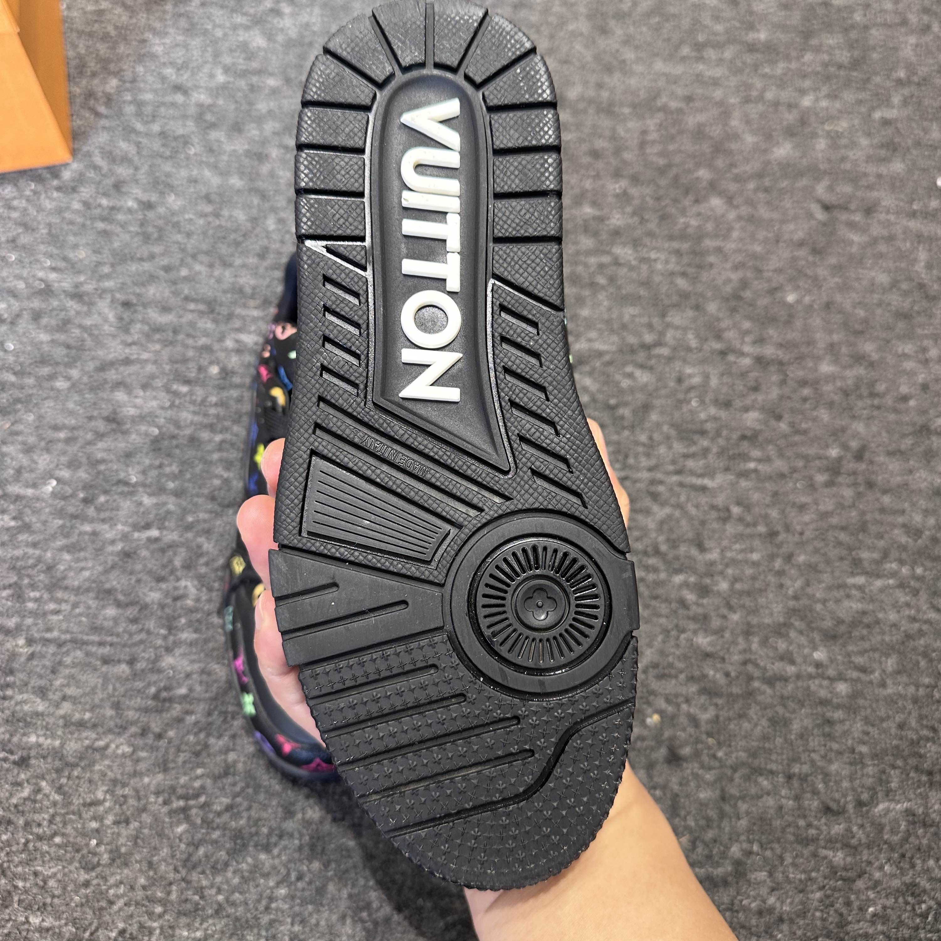 Louis Vuitton Louis Vuitton x Murakami Trainer Low-Top Sneakers Size 35 Size US 5 / IT 35 - 14 Thumbnail