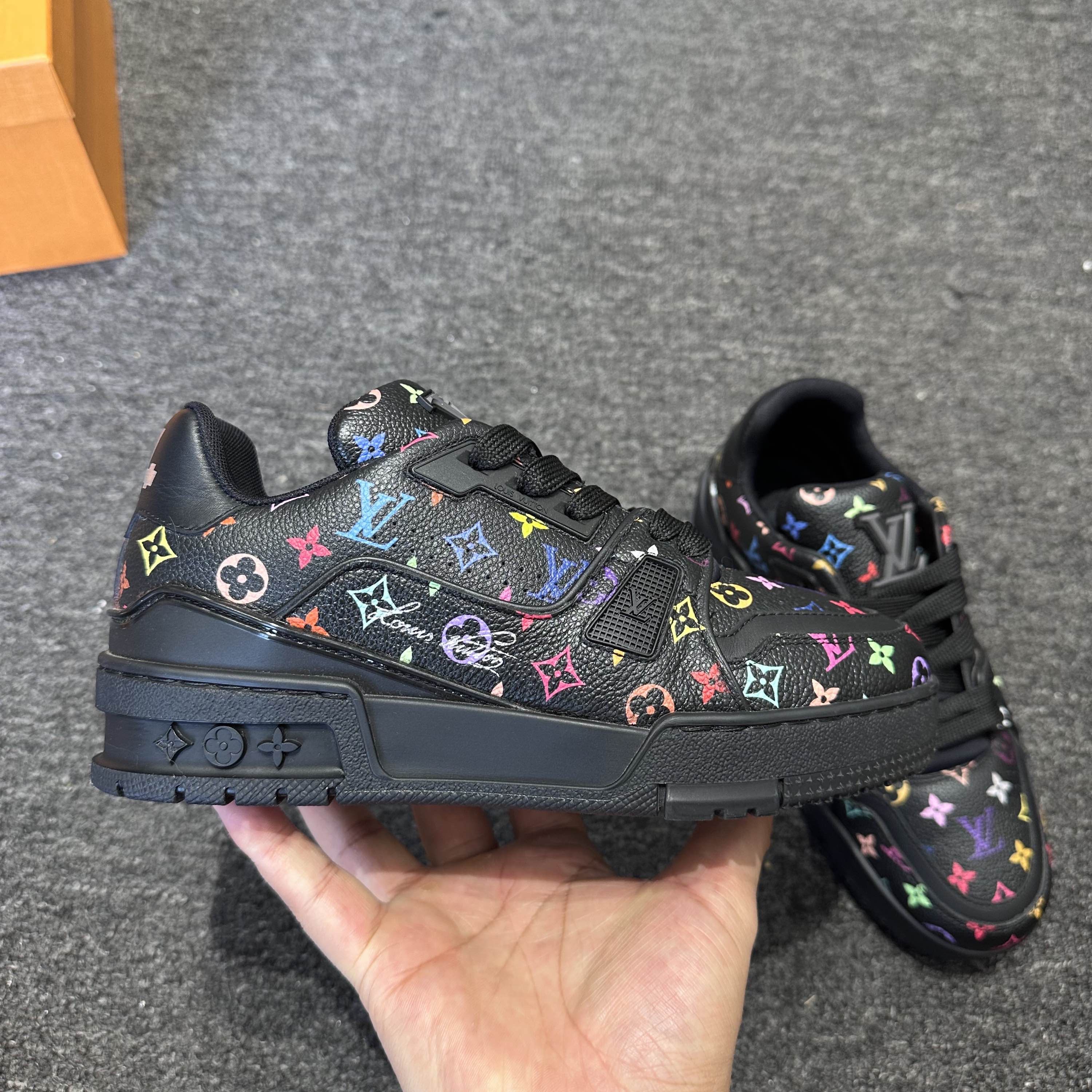 Louis Vuitton Louis Vuitton x Murakami Trainer Low-Top Sneakers Size 35 Size US 5 / IT 35 - 15 Thumbnail