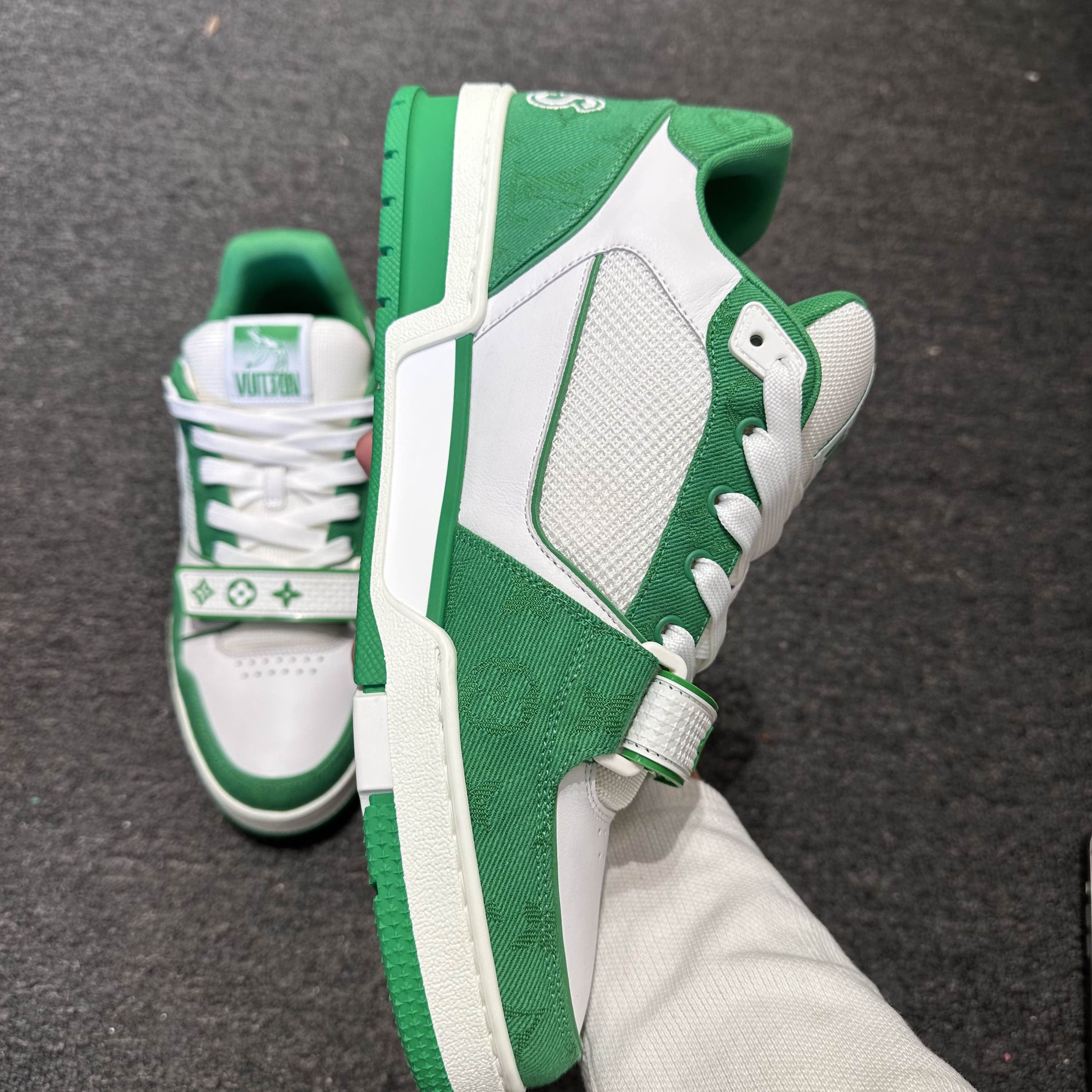 Louis Vuitton Louis Vuitton Green Trainer Low-Top Sneakers US 10.5 Size US 10.5 / EU 43-44 - 12 Thumbnail