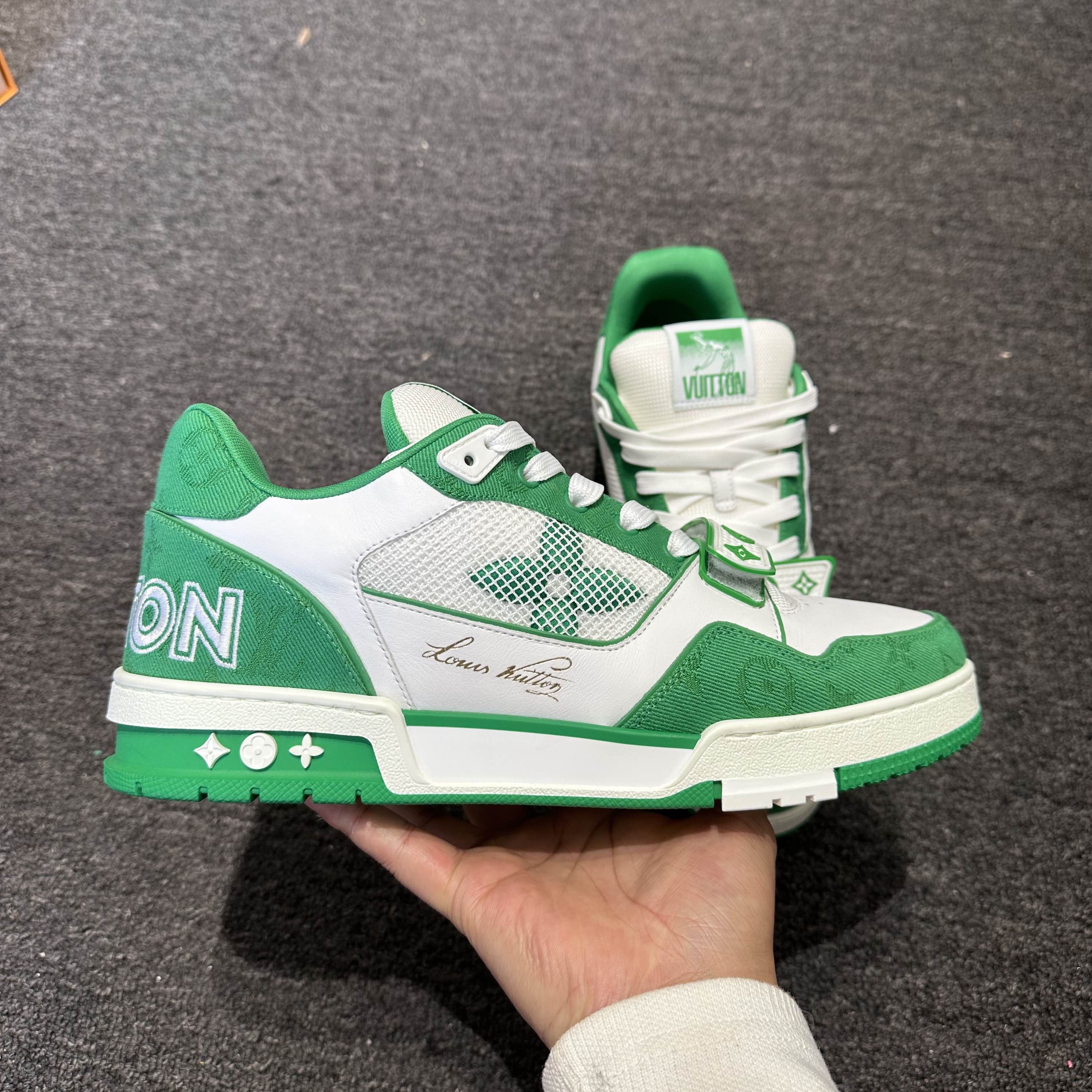 Louis Vuitton Louis Vuitton Green Trainer Low-Top Sneakers US 10.5 Size US 10.5 / EU 43-44 - 13 Thumbnail