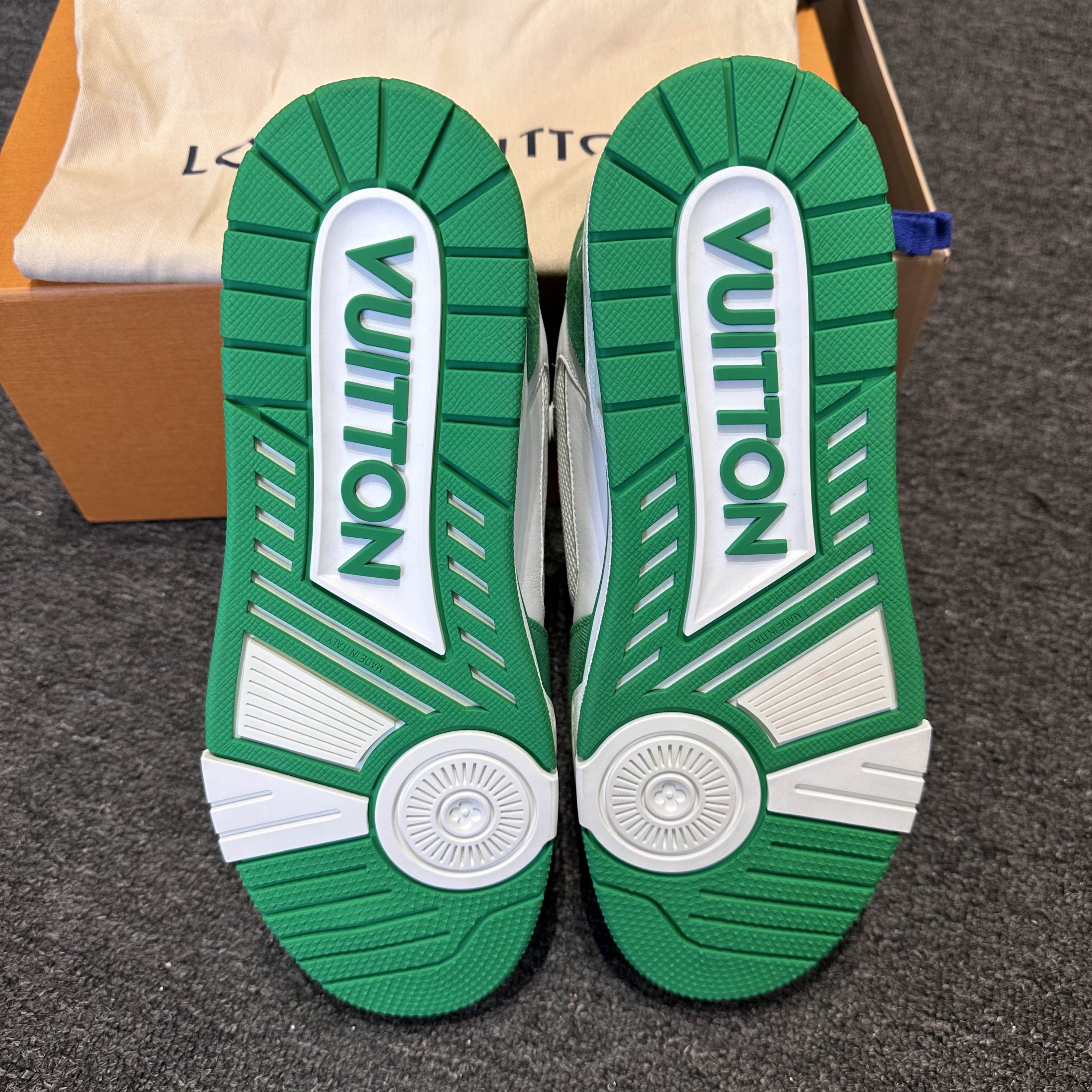 Louis Vuitton Louis Vuitton Green Trainer Low-Top Sneakers US 10.5 Size US 10.5 / EU 43-44 - 4 Thumbnail