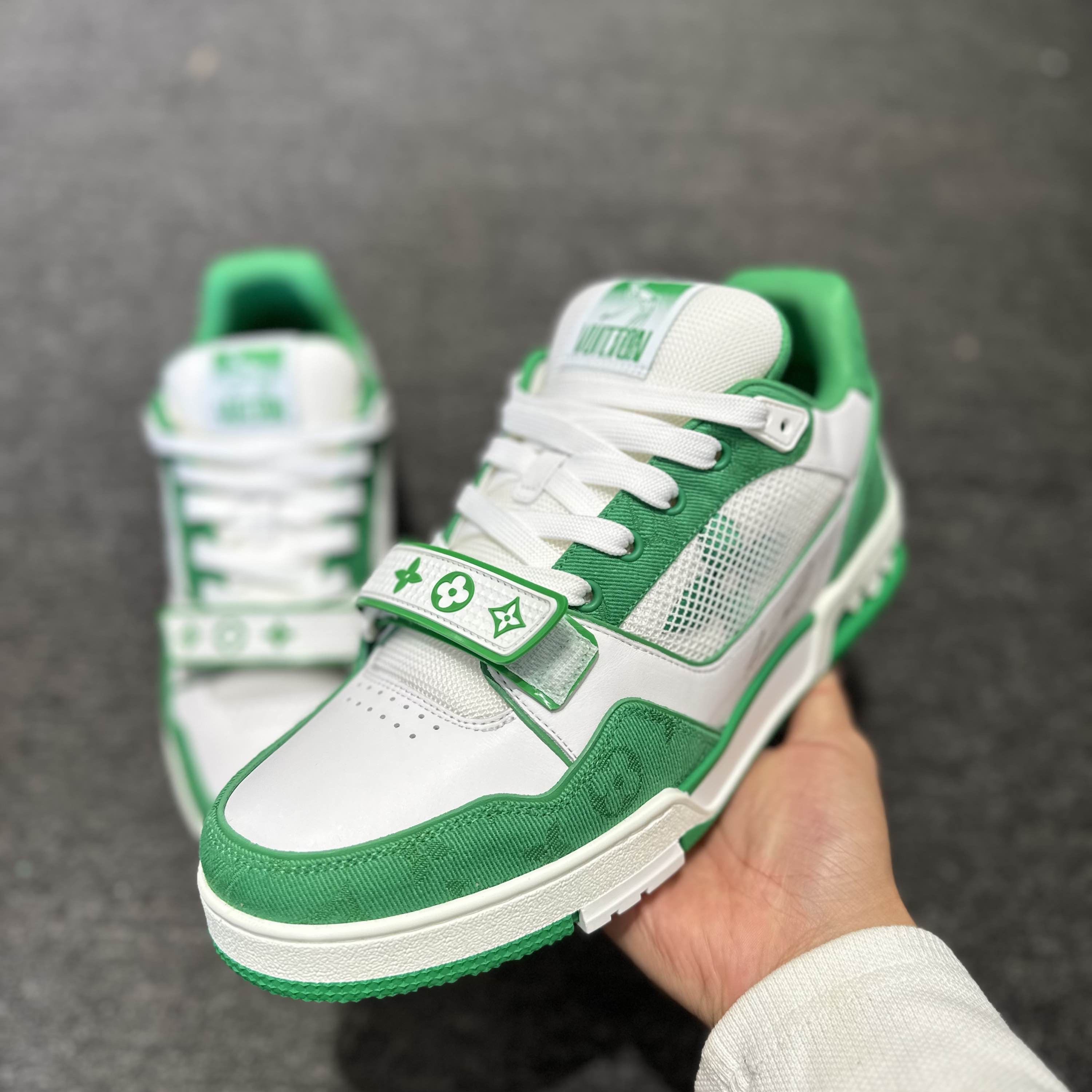 Louis Vuitton Louis Vuitton Green Trainer Low-Top Sneakers US 10.5 Size US 10.5 / EU 43-44 - 11 Thumbnail