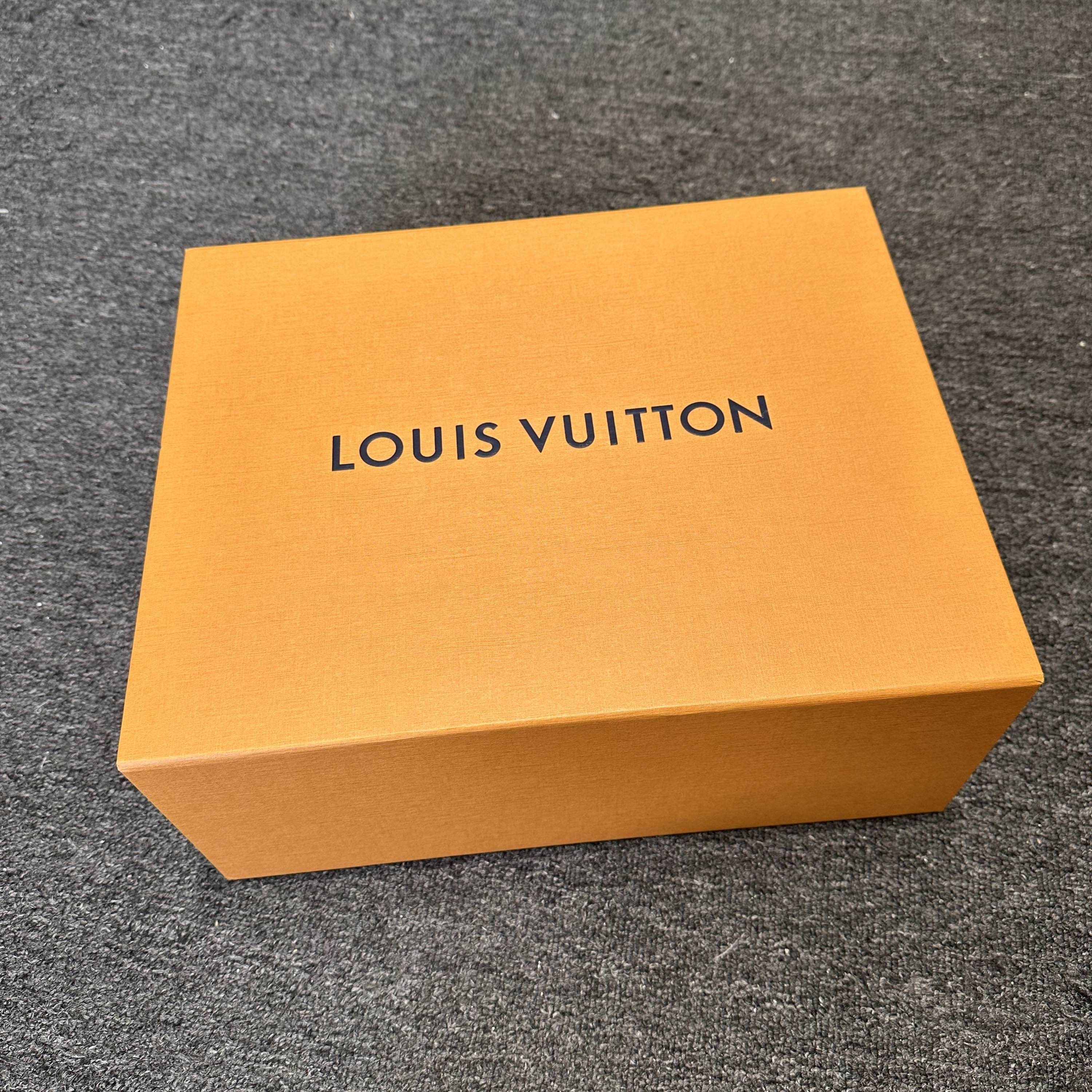 Louis Vuitton Louis Vuitton Green Trainer Low-Top Sneakers US 10.5 Size US 10.5 / EU 43-44 - 6 Thumbnail
