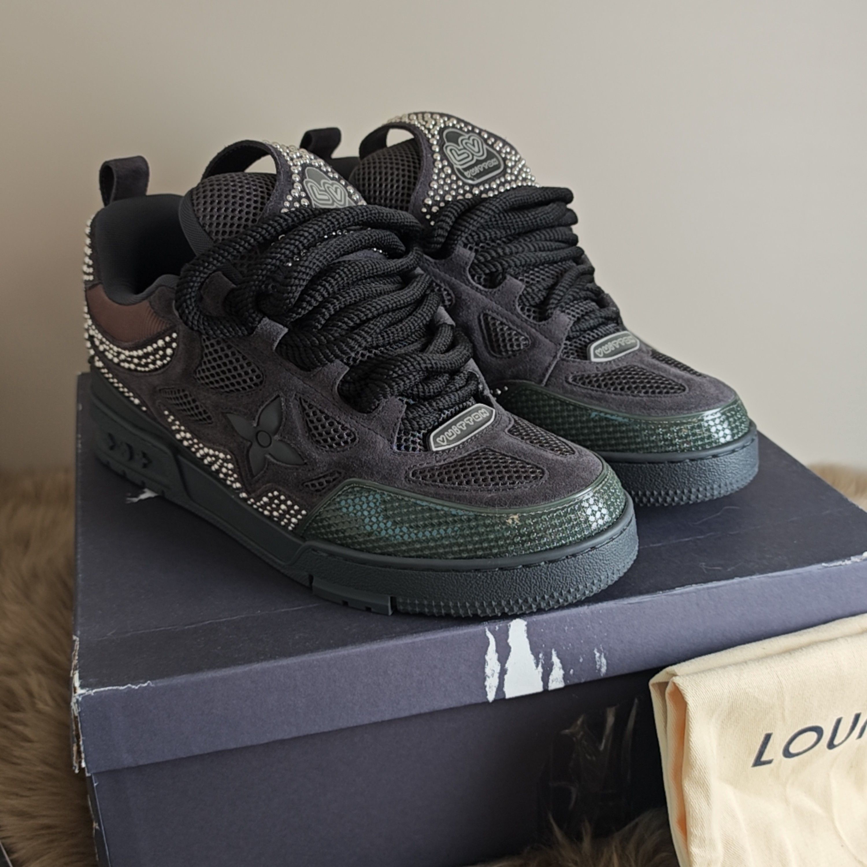 Louis Vuitton Louis Vuitton Skate Studded Low-Top Sneakers Size 9.5 Size US 9.5 / EU 42-43 - 6 Thumbnail