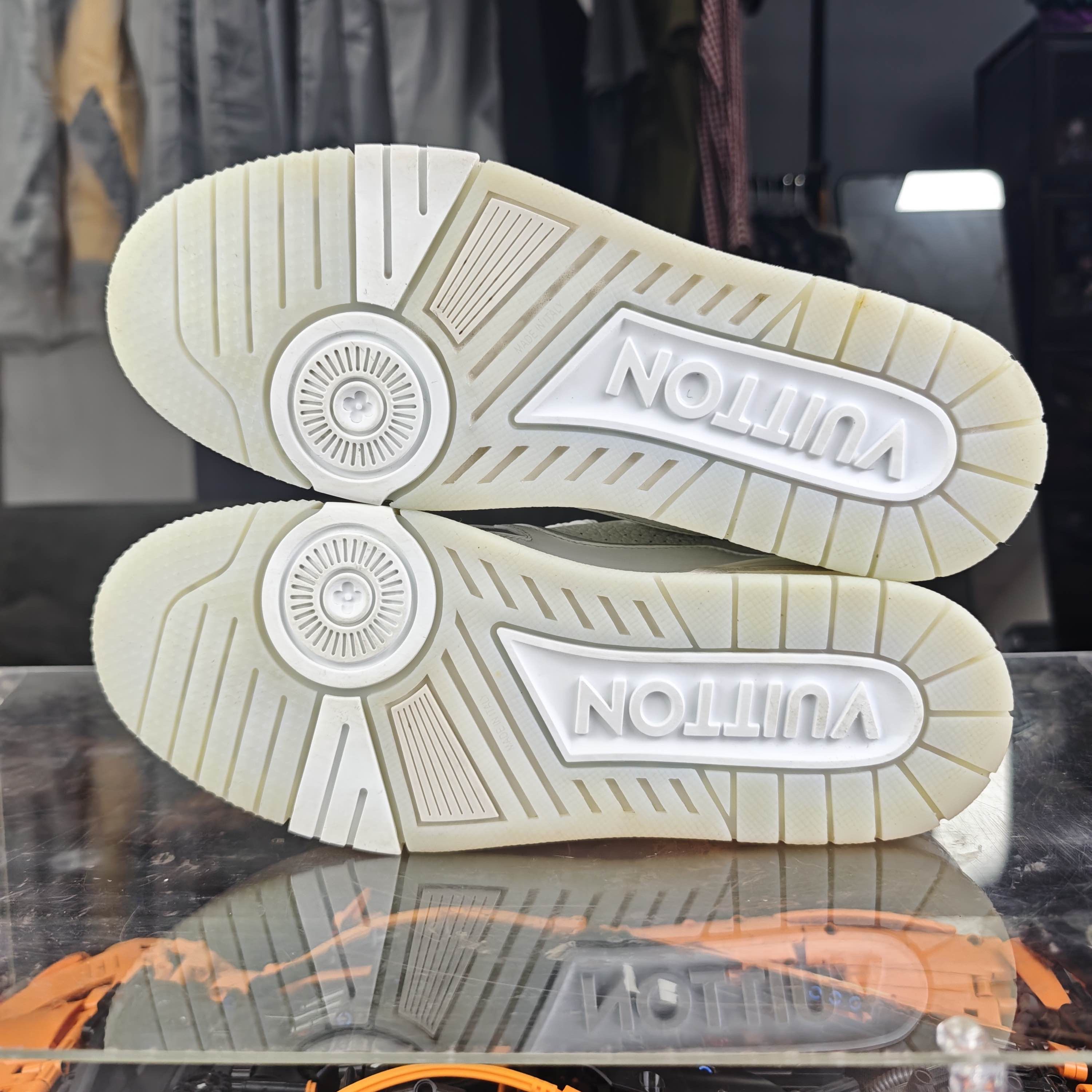 Louis Vuitton Louis Vuitton Trainer Low-Top Sneakers Size 7.5 Size US 7.5 / EU 40-41 - 4 Thumbnail