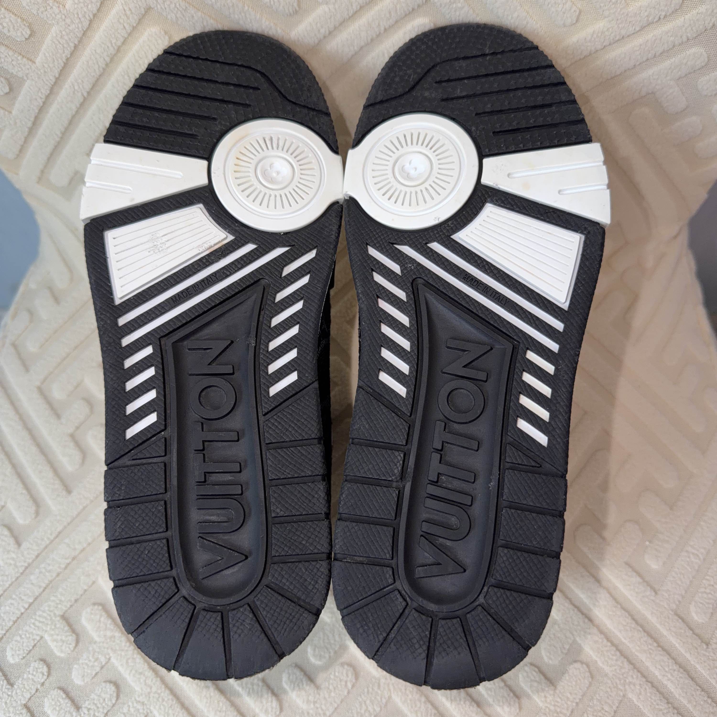 Louis Vuitton Louis Vuitton Trainer Monogram Low-Top Sneakers Size 37.5 Size US 7.5 / IT 37.5 - 4 Thumbnail