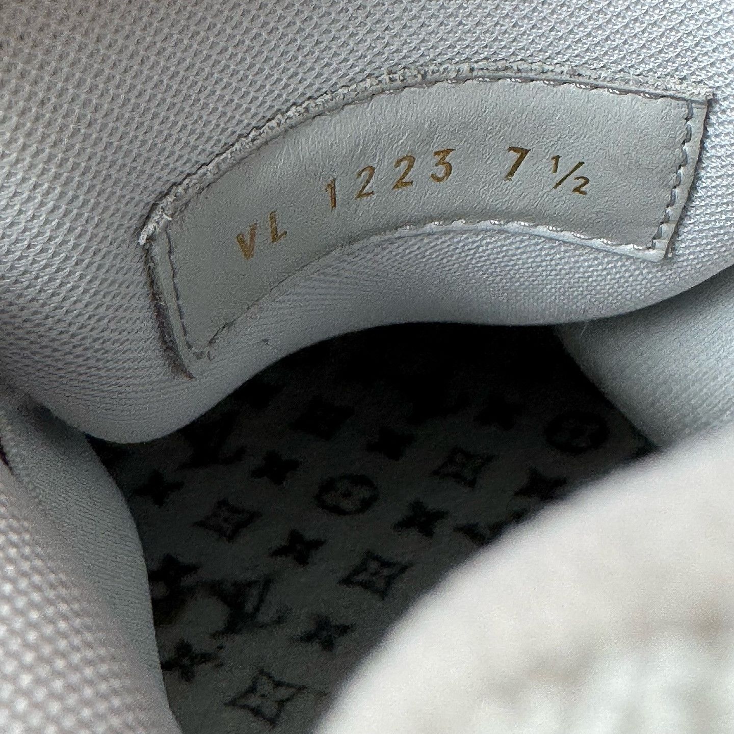 Louis Vuitton Louis Vuitton Trainer Maxi Sneakers White Gray Size 8.5 Size US 8.5 / EU 41-42 - 5 Thumbnail