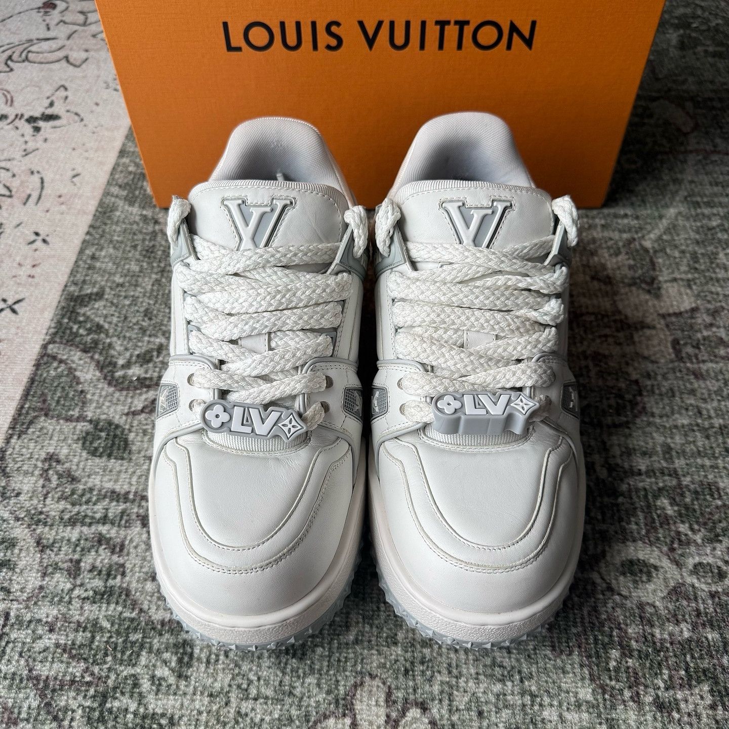 Louis Vuitton Louis Vuitton Trainer Maxi Sneakers White Gray Size 8.5 Size US 8.5 / EU 41-42 - 2 Thumbnail