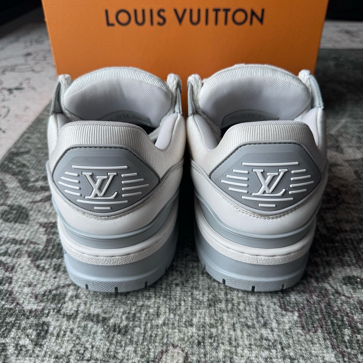 Louis Vuitton Louis Vuitton Trainer Maxi Sneakers White Gray Size 8.5 Size US 8.5 / EU 41-42 - 3 Thumbnail