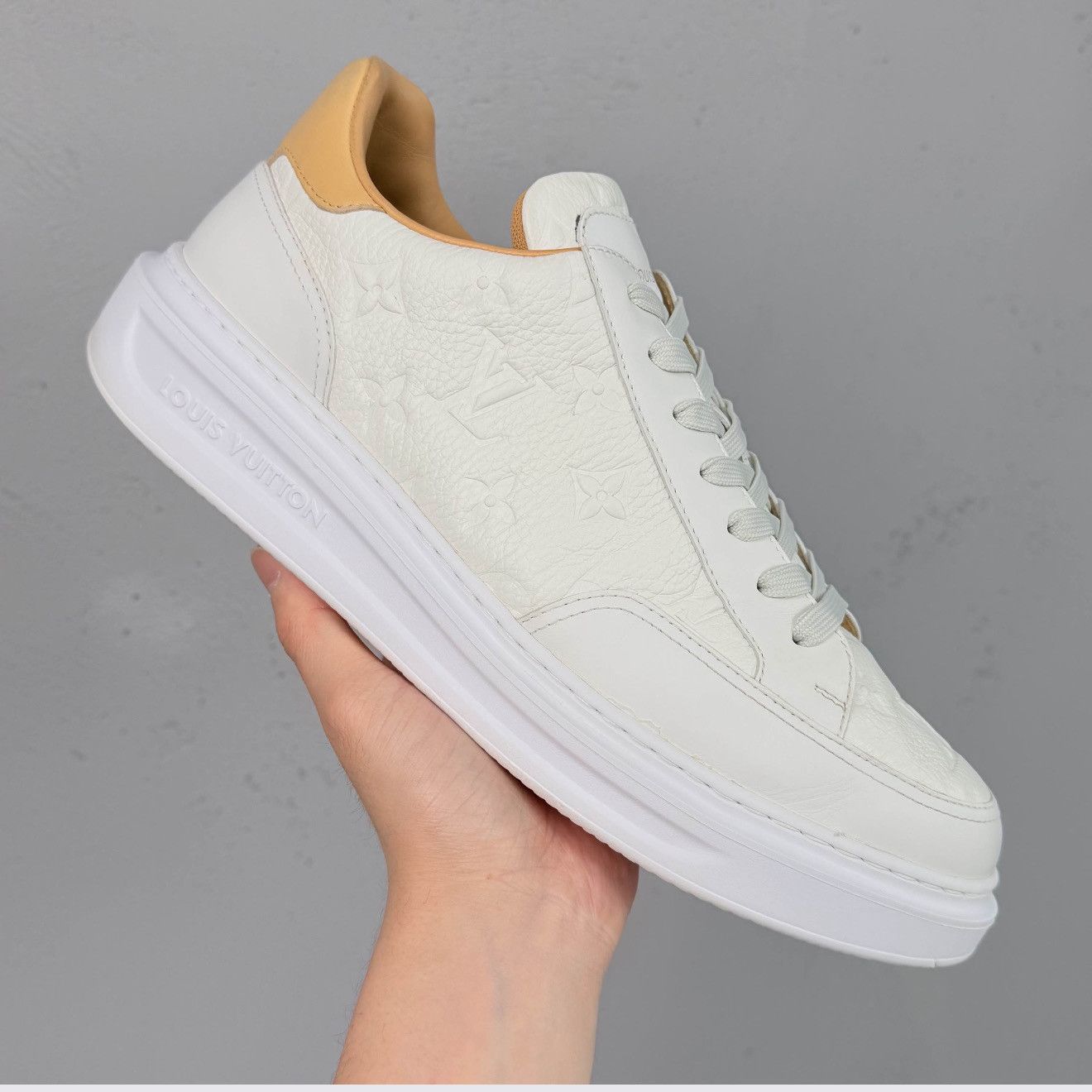 Louis Vuitton Louis Vuitton Monogram Embossed Low-Top Sneakers US 9.5 Size US 9.5 / EU 42-43 - 17 Thumbnail
