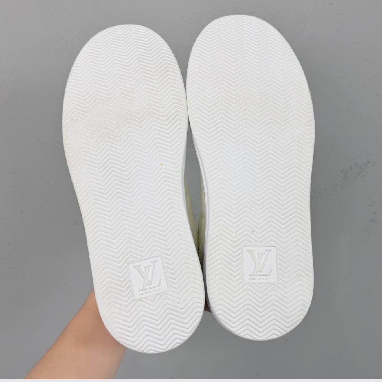 Louis Vuitton Louis Vuitton Monogram Embossed Low-Top Sneakers US 9.5 Size US 9.5 / EU 42-43 - 4 Thumbnail