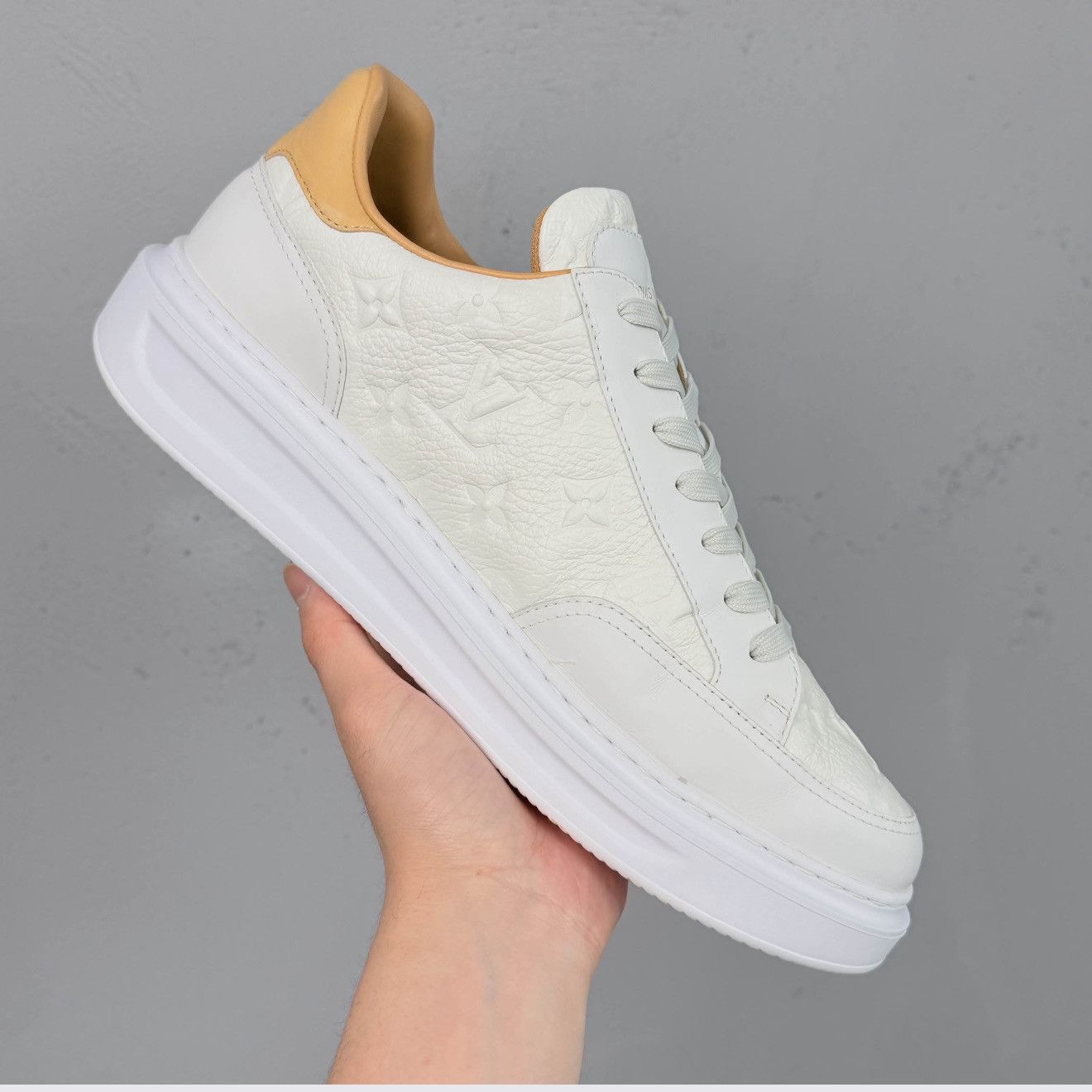 Louis Vuitton Louis Vuitton Monogram Embossed Low-Top Sneakers US 9.5 Size US 9.5 / EU 42-43 - 12 Thumbnail