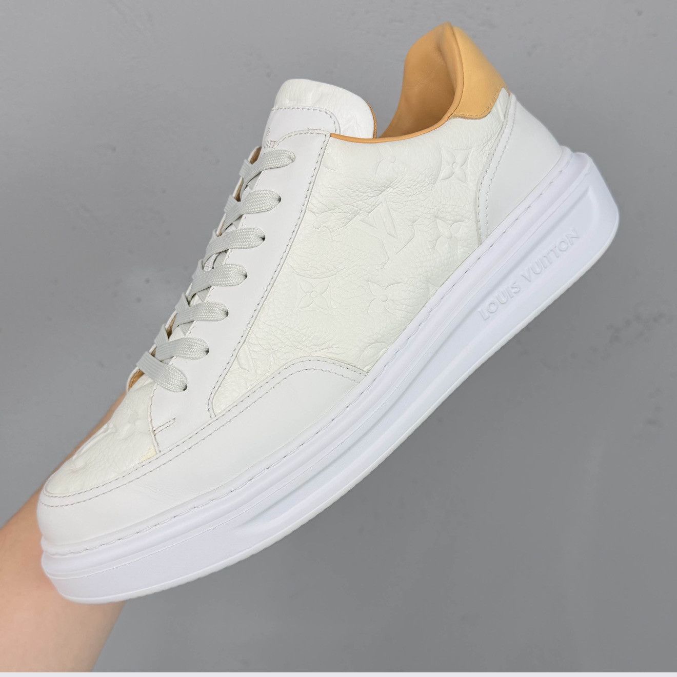 Louis Vuitton Louis Vuitton Monogram Embossed Low-Top Sneakers US 9.5 Size US 9.5 / EU 42-43 - 13 Thumbnail