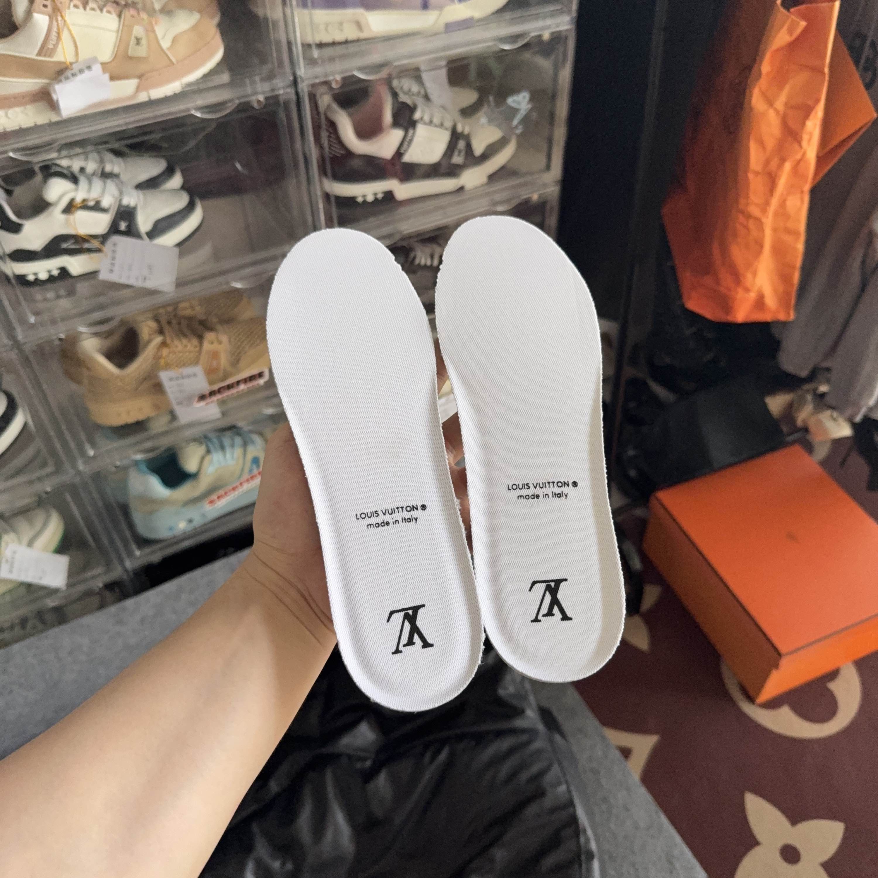 Louis Vuitton Louis Vuitton Trainer Mesh Low-Top Sneakers Size 7.5 Size US 7.5 / EU 40-41 - 8 Thumbnail