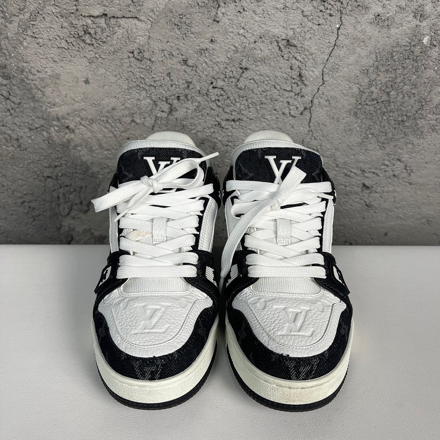Louis Vuitton Louis Vuitton Monogram Trainer Low-Top Sneakers Size 5 Size US 5 / EU 37 - 2 Thumbnail