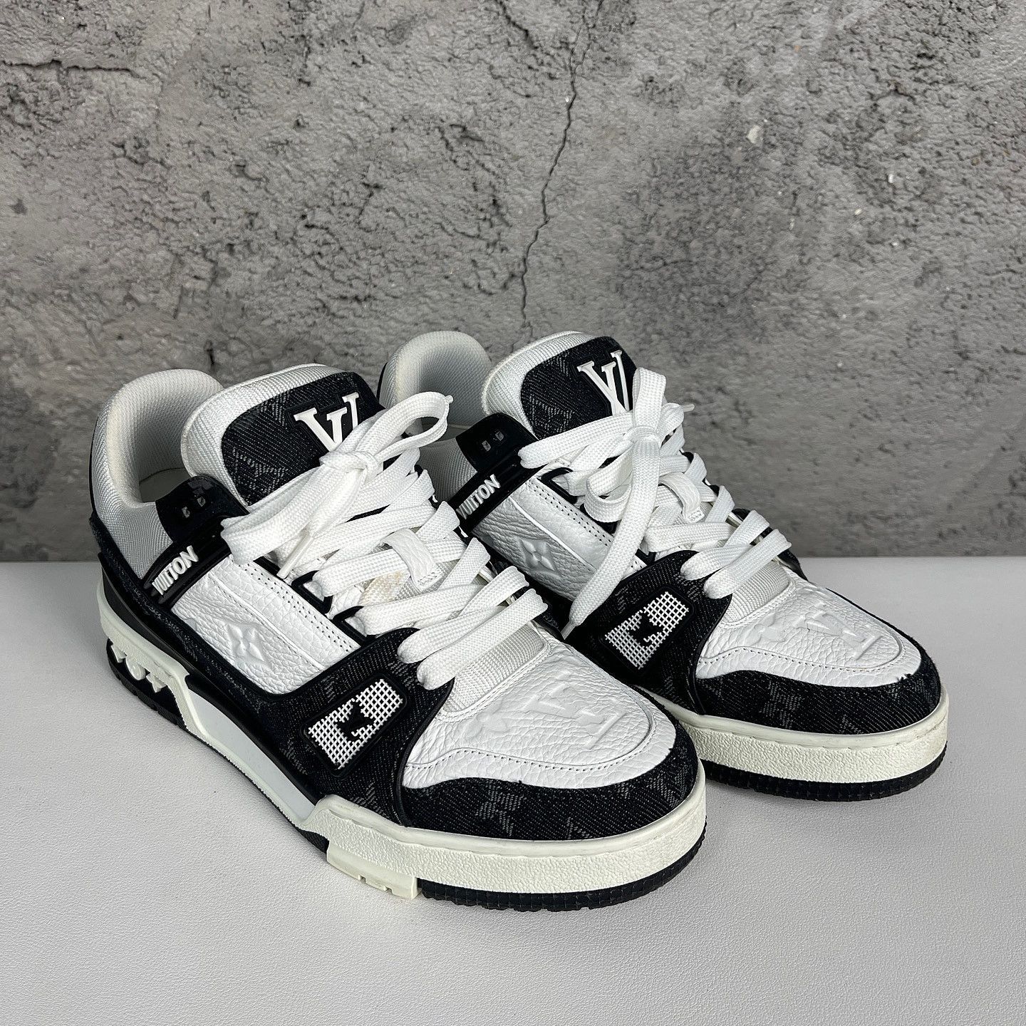 Louis Vuitton Louis Vuitton Monogram Trainer Low-Top Sneakers Size 5 Size US 5 / EU 37 - 5 Thumbnail
