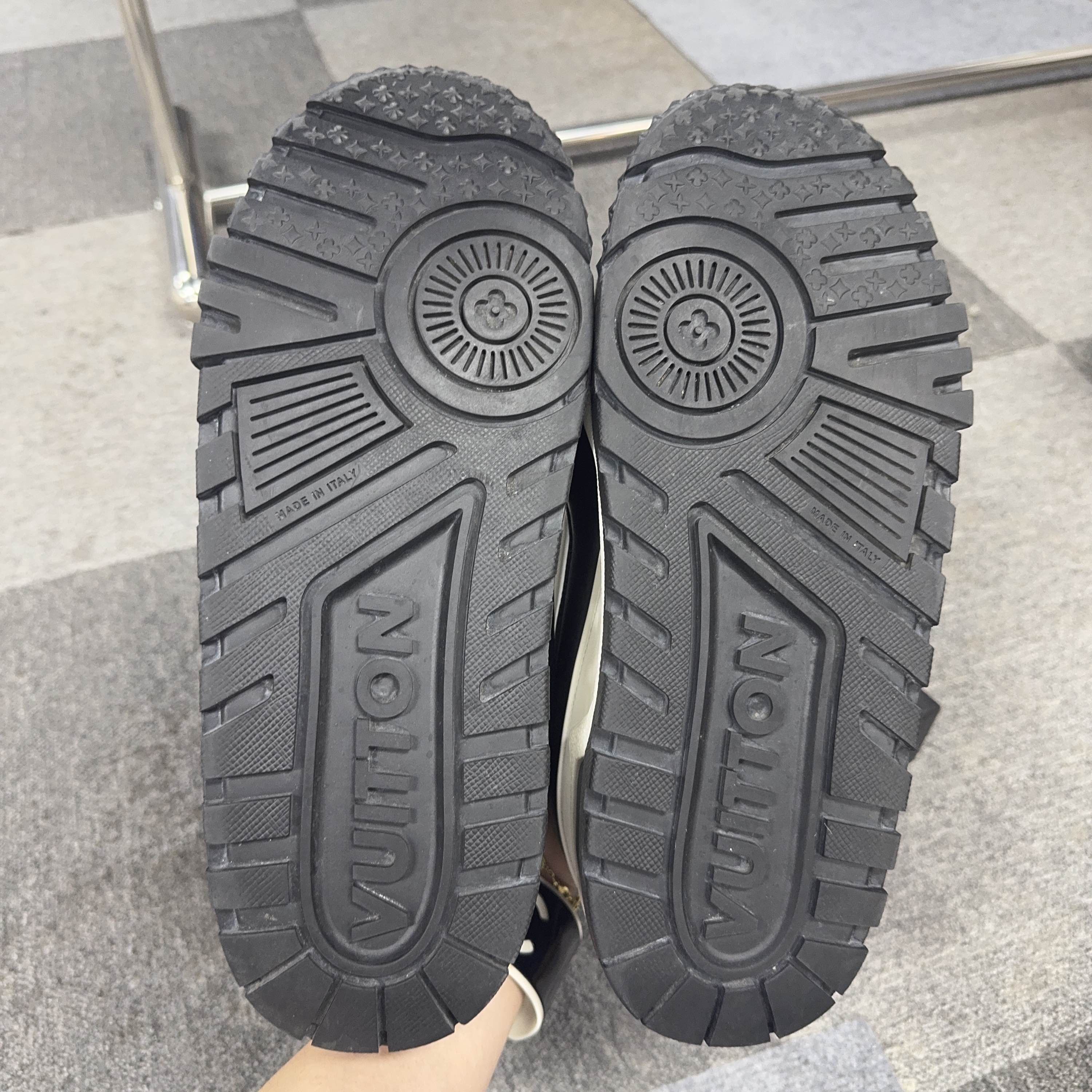 Louis Vuitton Louis Vuitton Trainer Maxi Sneakers Size 11.5 Size US 11.5 / EU 44-45 - 4 Thumbnail