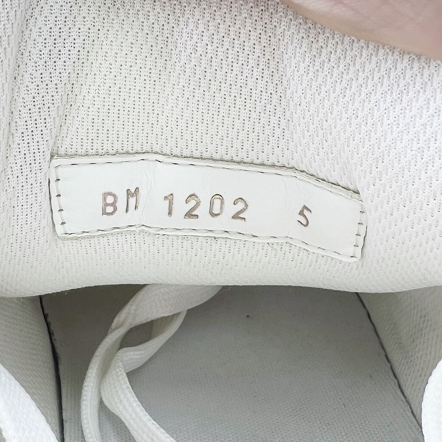 Louis Vuitton Louis Vuitton Monogram Denim Trainer Sneakers Size 6 Size US 6 / EU 39 - 5 Thumbnail
