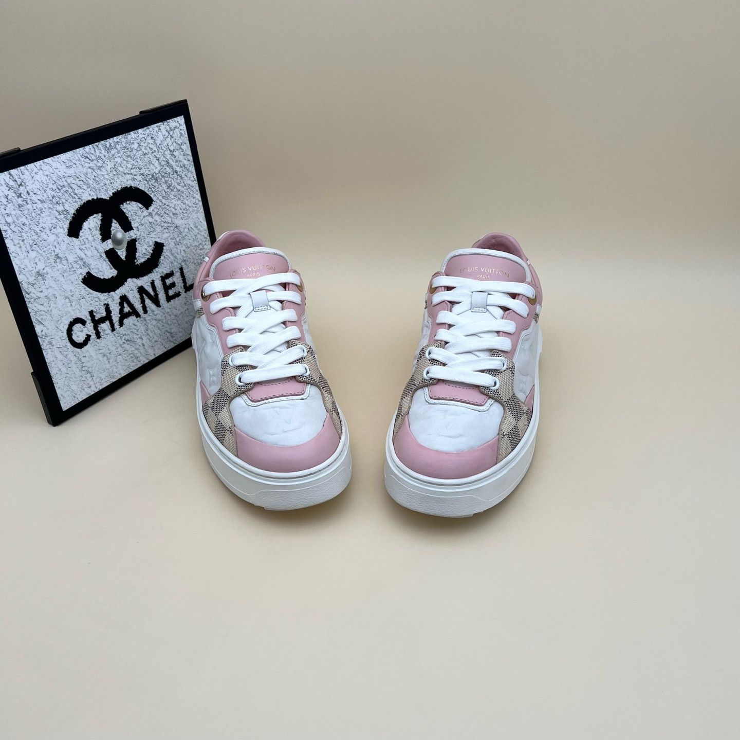 Louis Vuitton Louis Vuitton Time Out Low-Top Sneakers Size 37.5 Size US 7.5 / IT 37.5 - 2 Thumbnail