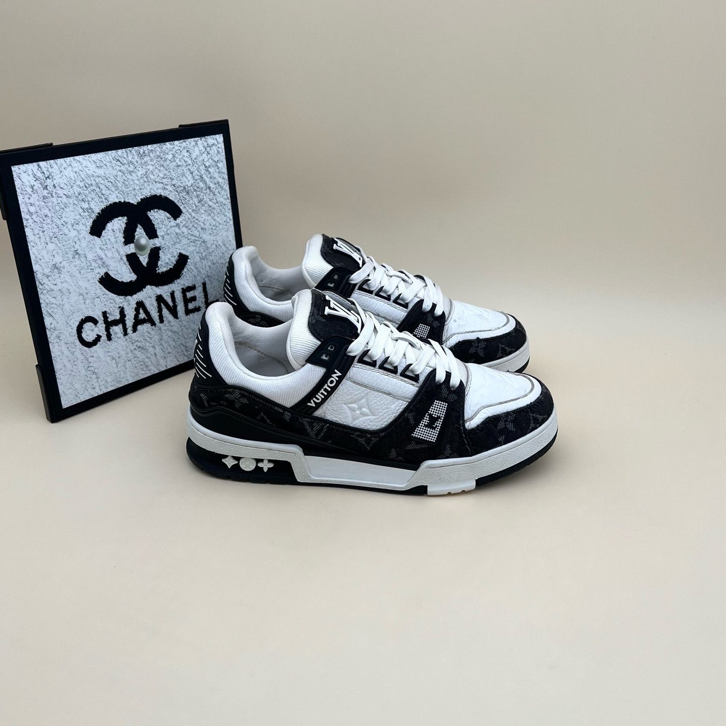 Louis Vuitton Louis Vuitton Monogram Trainer Low-Top Sneakers Size 6 Size US 5.5 / EU 38 - 6 Thumbnail