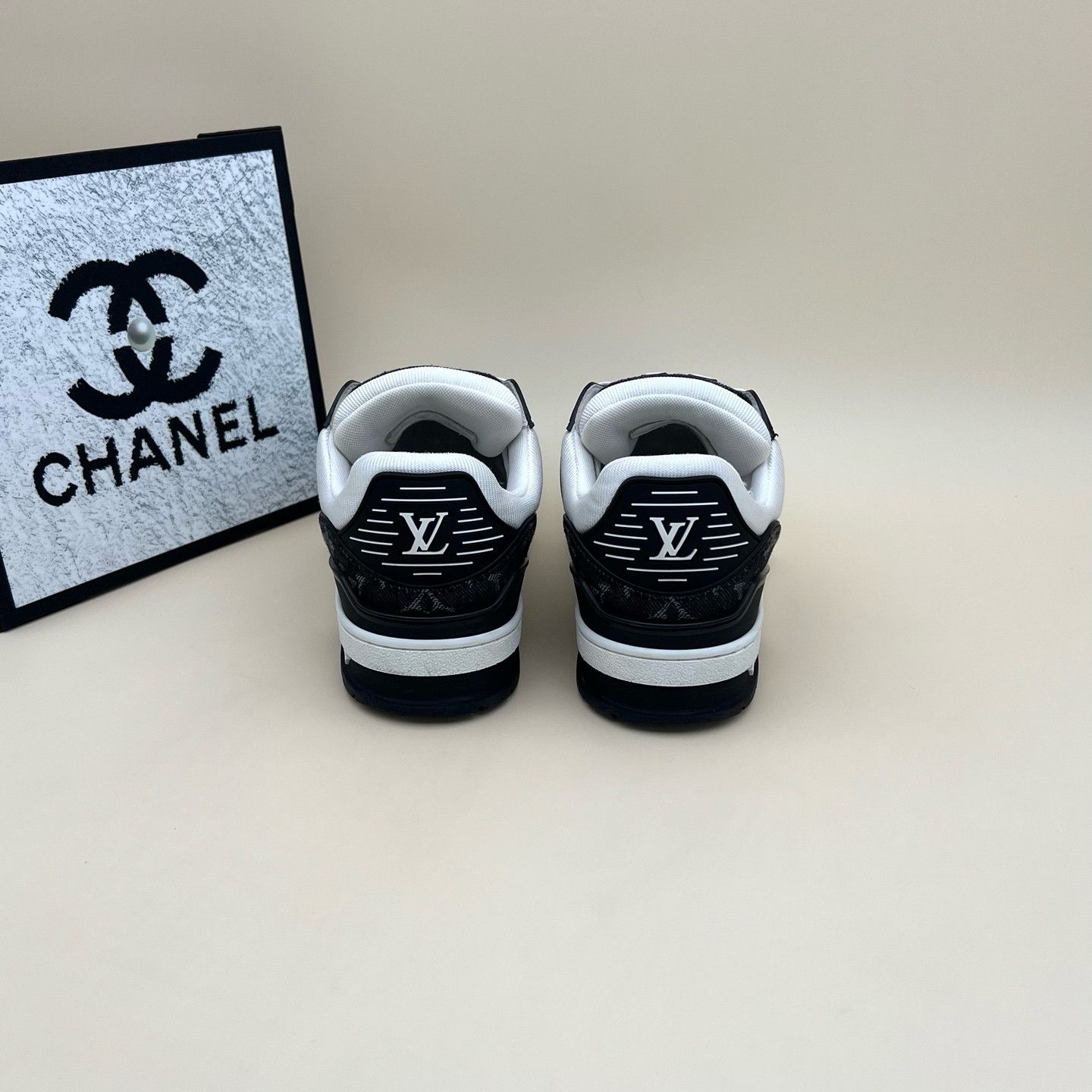 Louis Vuitton Louis Vuitton Monogram Trainer Low-Top Sneakers Size 6 Size US 5.5 / EU 38 - 3 Thumbnail