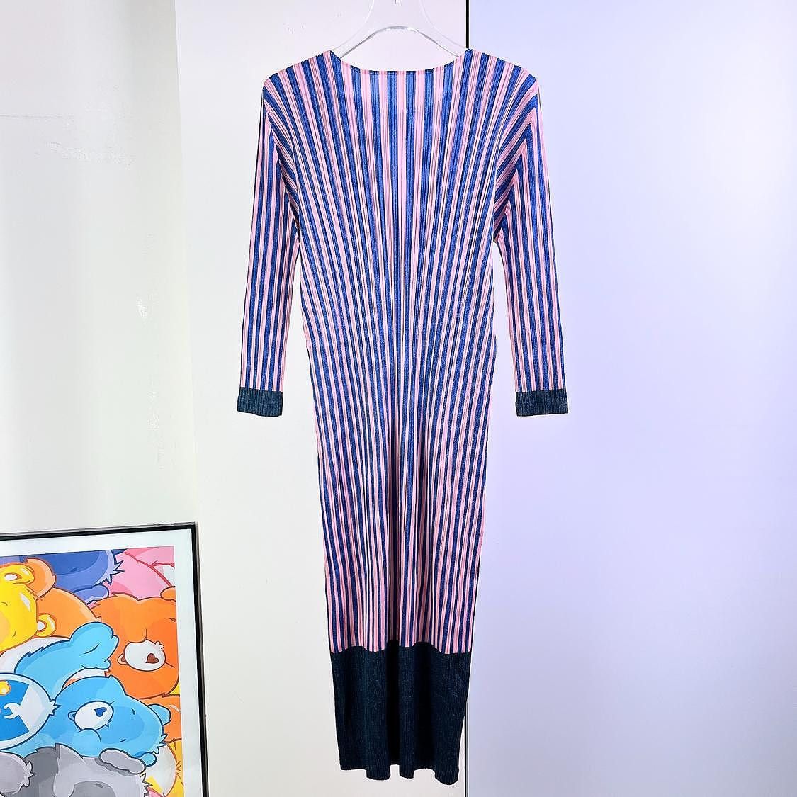 Pleats Please Issey Miyake Pleats Please Issey Miyake Striped Pleated Midi Dress 3 Size M / US 6-8 / IT 42-44 - 2 Thumbnail