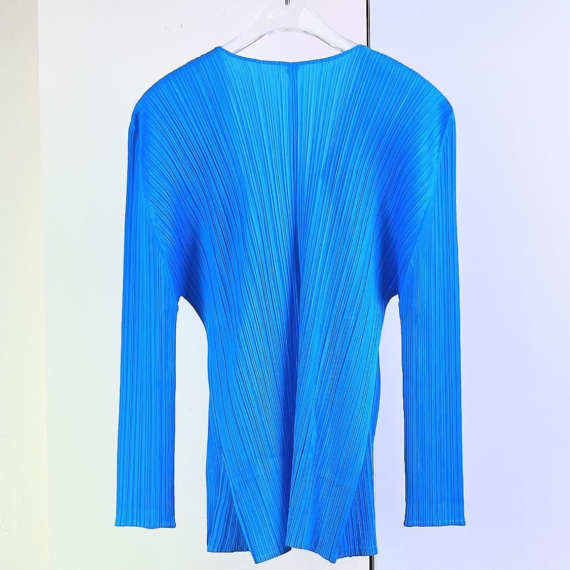 Pleats Please Issey Miyake Pleats Please Issey Miyake Blue Pleated Cardigan Size 3 Size M / US 6-8 / IT 42-44 - 2 Thumbnail