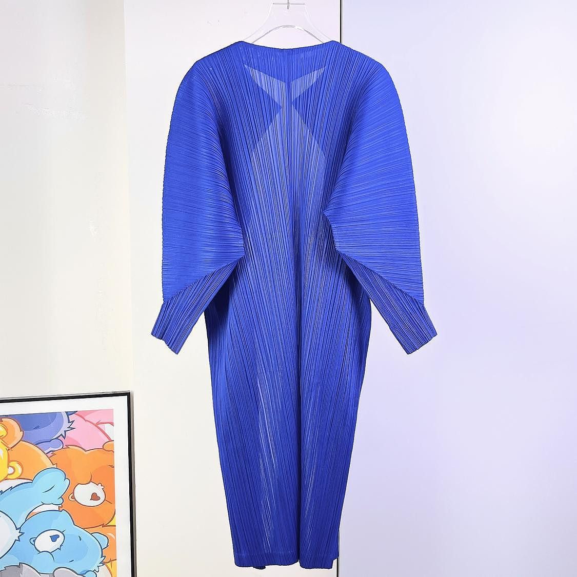 Pleats Please Issey Miyake PLEATS PLEASE ISSEY MIYAKE Blue Pleated Coat Size 1 Size XS / US 0-2 / IT 36-38 - 2 Thumbnail
