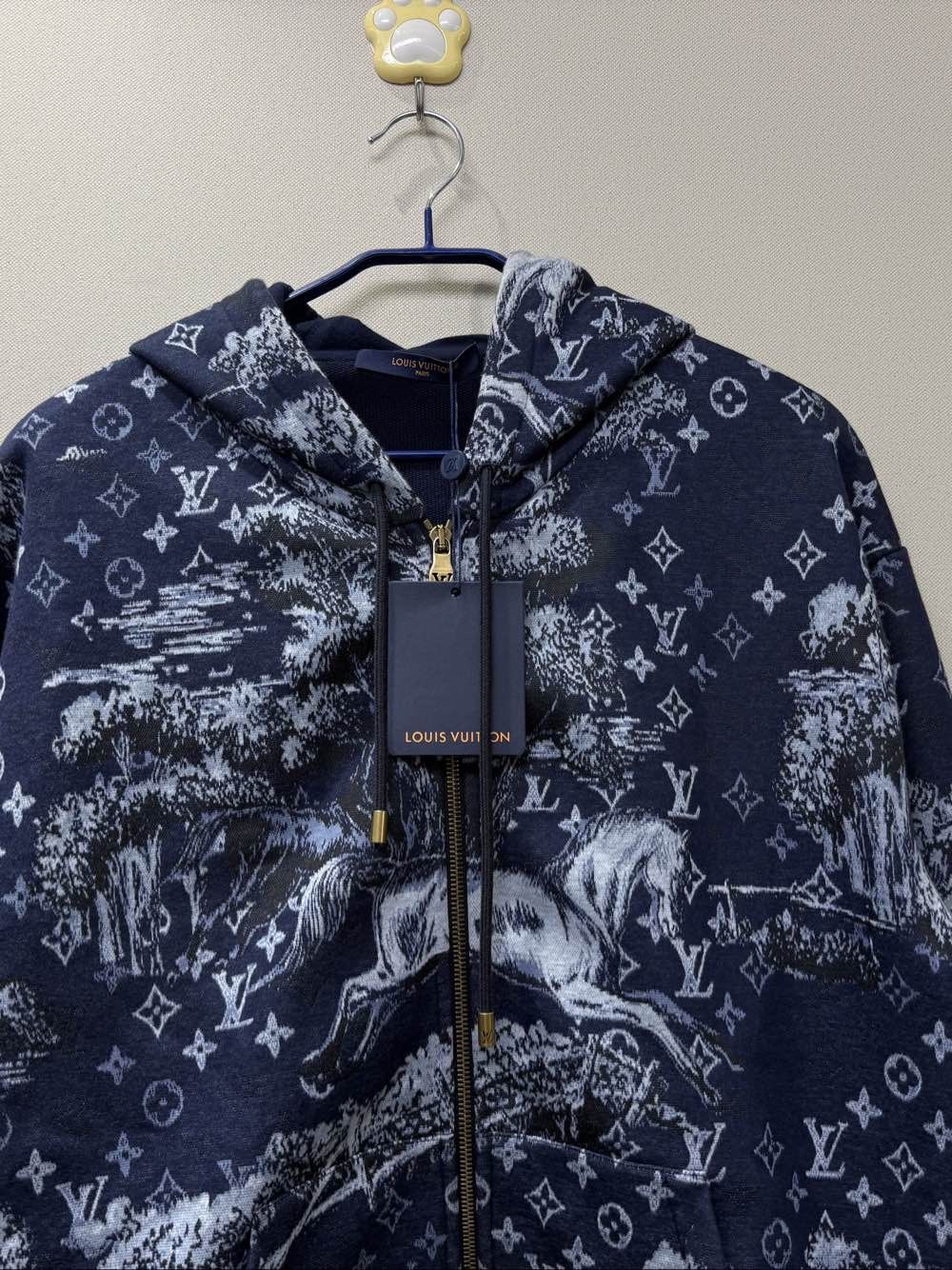 Louis Vuitton Louis Vuitton Horse Print Zip Hoodie Size L Size US L / EU 52-54 / 3 - 3 Thumbnail