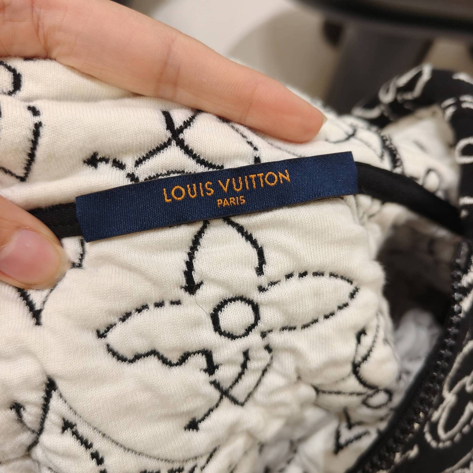 Louis Vuitton Louis Vuitton x NBA Monogram Zip Hoodie Size L Size US L / EU 52-54 / 3 - 3 Thumbnail