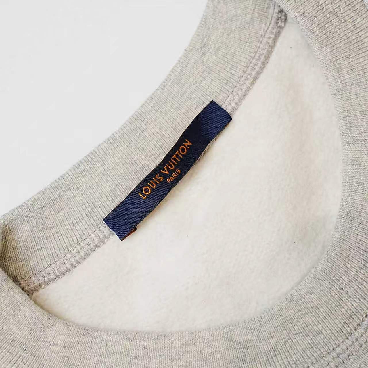 Louis Vuitton Louis Vuitton Neon Logo Sweatshirt Size L Size US L / EU 52-54 / 3 - 3 Thumbnail
