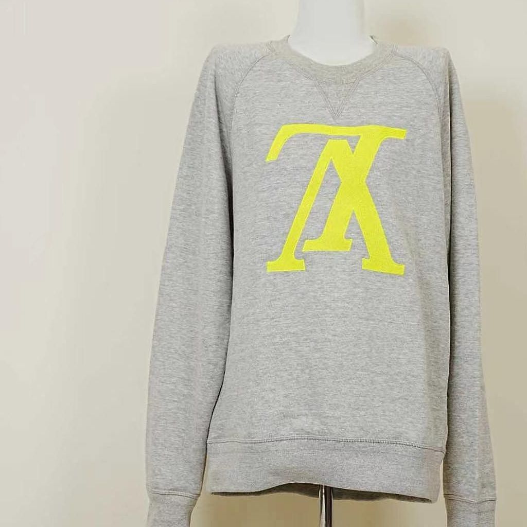 Louis Vuitton Louis Vuitton Neon Logo Sweatshirt Size L Size US L / EU 52-54 / 3 - 6 Thumbnail