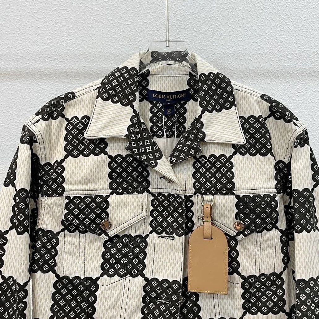 Louis Vuitton Louis Vuitton Damier Logo Print Jacket Size 36 Size XS / US 0-2 / IT 36-38 - 6 Thumbnail
