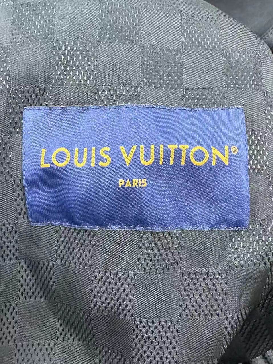 Louis Vuitton Louis Vuitton Logo Suede Bomber Jacket Size XL Size US XL / EU 56 / 4 - 3 Thumbnail