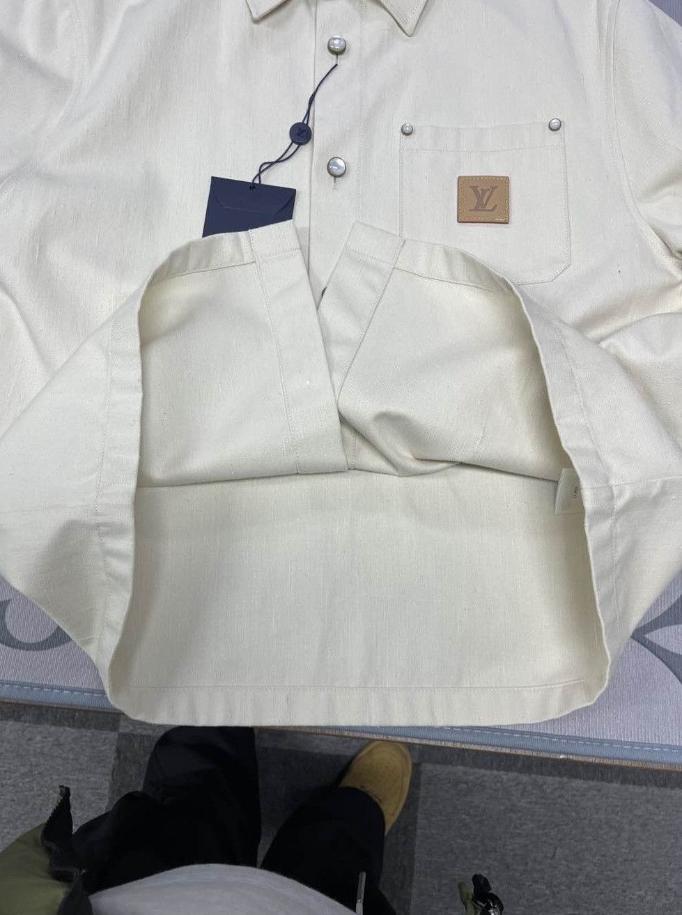 Louis Vuitton Louis Vuitton Silk Blend Button Up Shirt Size S Size US S / EU 44-46 / 1 - 5 Thumbnail