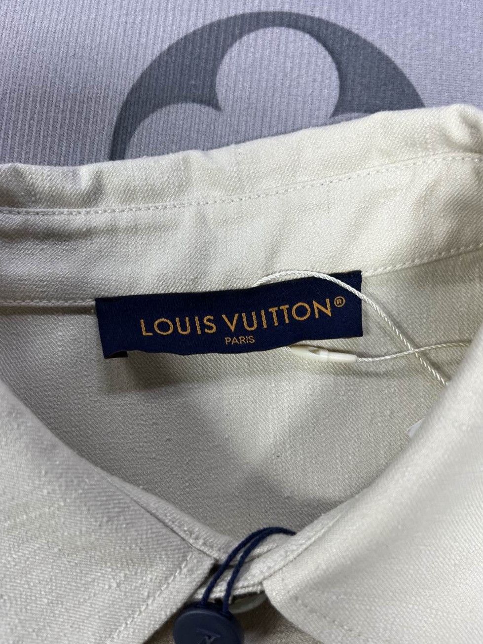 Louis Vuitton Louis Vuitton Silk Blend Button Up Shirt Size S Size US S / EU 44-46 / 1 - 3 Thumbnail