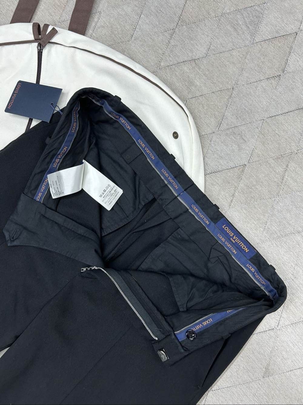 Louis Vuitton Louis Vuitton Black Trousers Size 28 Size US 28 / EU 44 - 3 Thumbnail