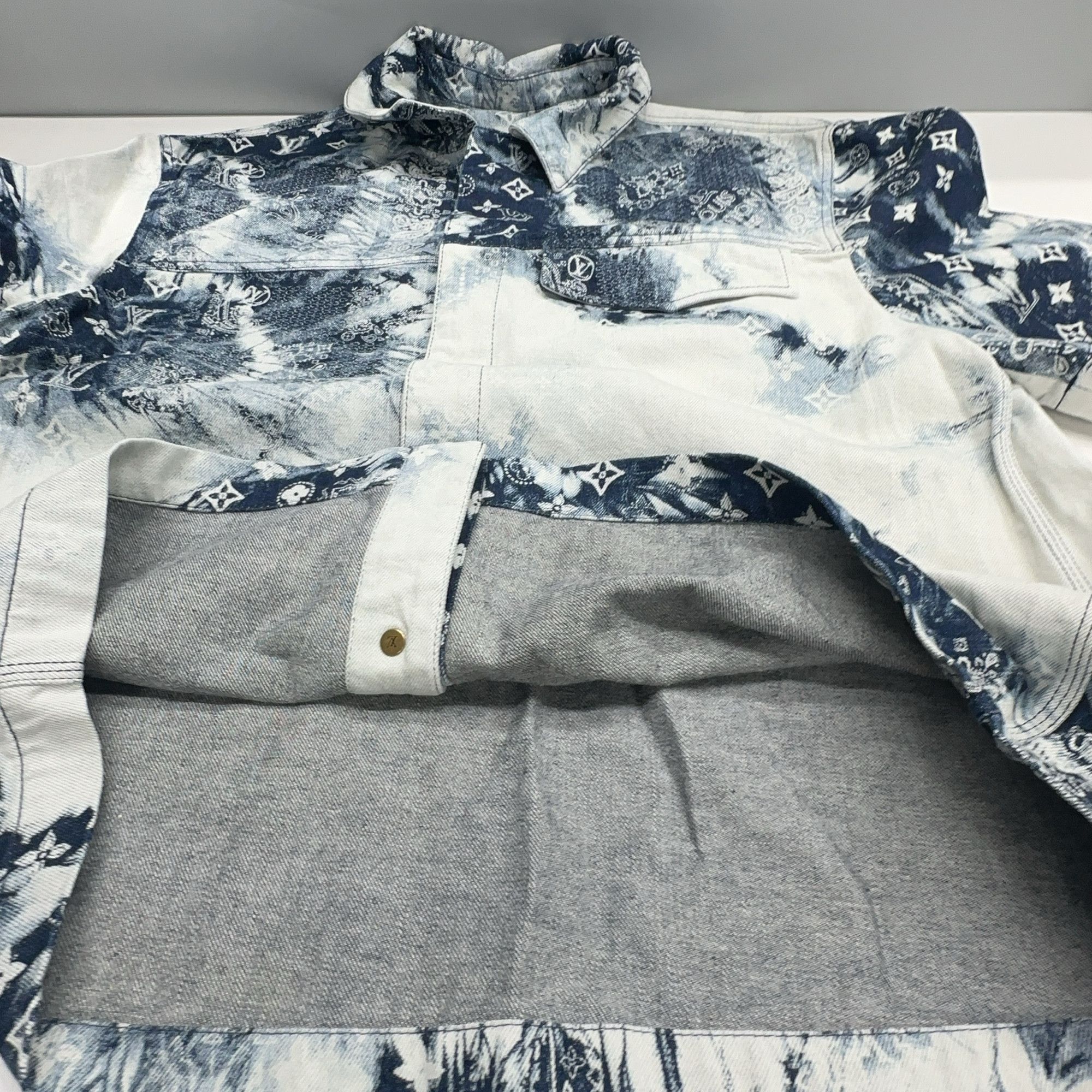 Louis Vuitton Louis Vuitton Monogram Tie-Dye Short Sleeve Shirt L Size US L / EU 52-54 / 3 - 5 Thumbnail
