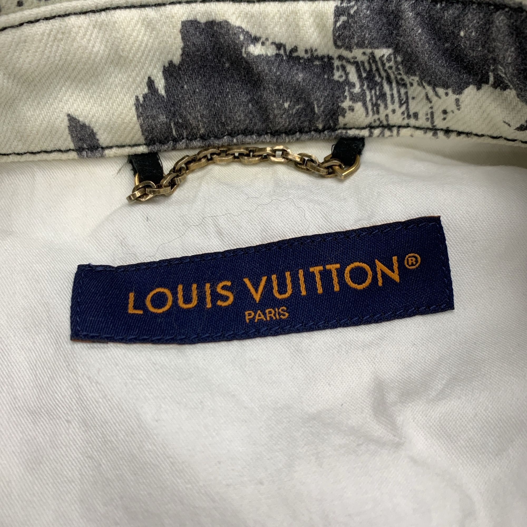 Louis Vuitton Louis Vuitton Geometric Print Button Up Shirt Size M Size US M / EU 48-50 / 2 - 3 Thumbnail
