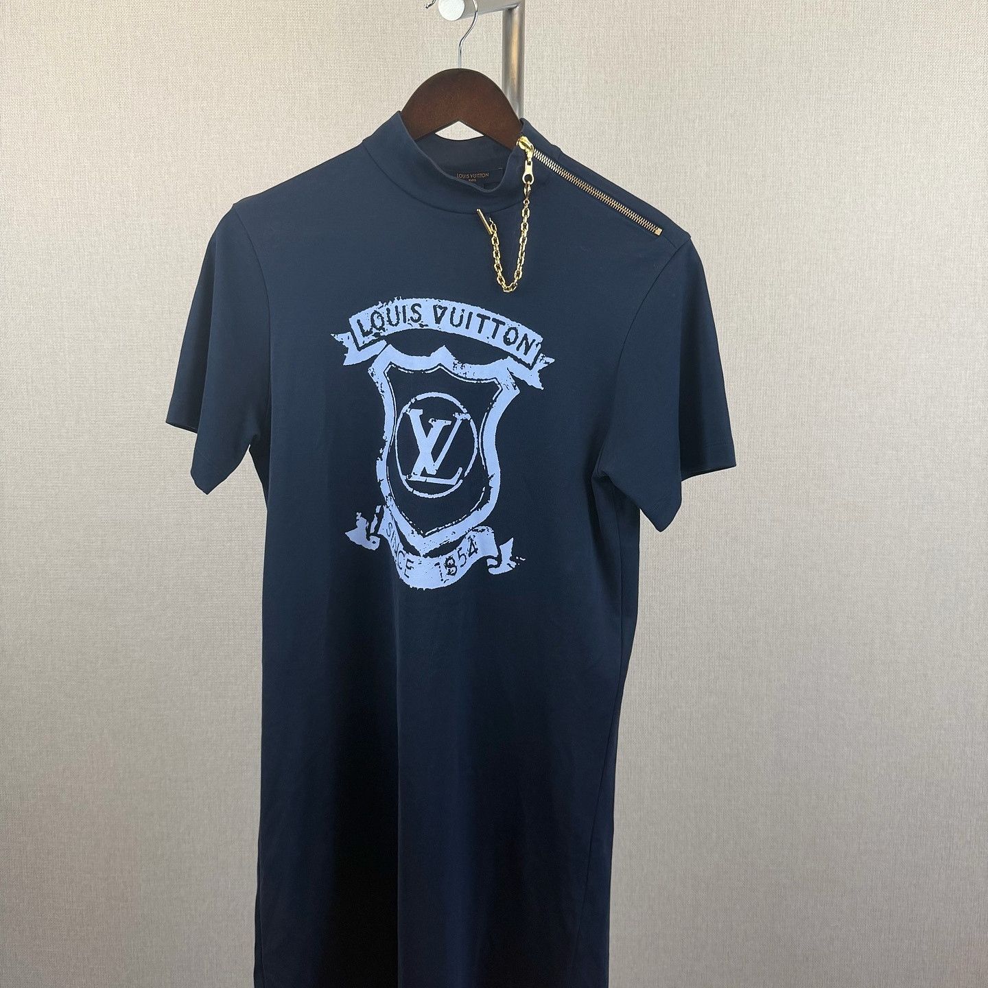 Louis Vuitton Louis Vuitton Gold Chain Logo Mini Dress Size S Size S / US 4 / IT 40 - 5 Thumbnail