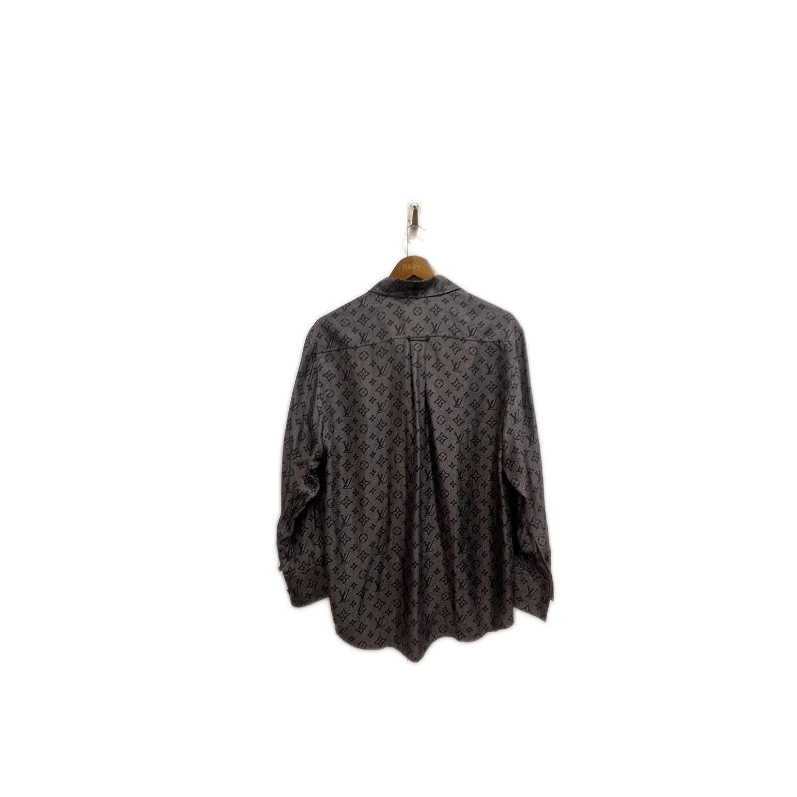 Louis Vuitton Louis Vuitton Monogram Silk Button Up Shirt Size 38 Size S / US 4 / IT 40 - 2 Thumbnail