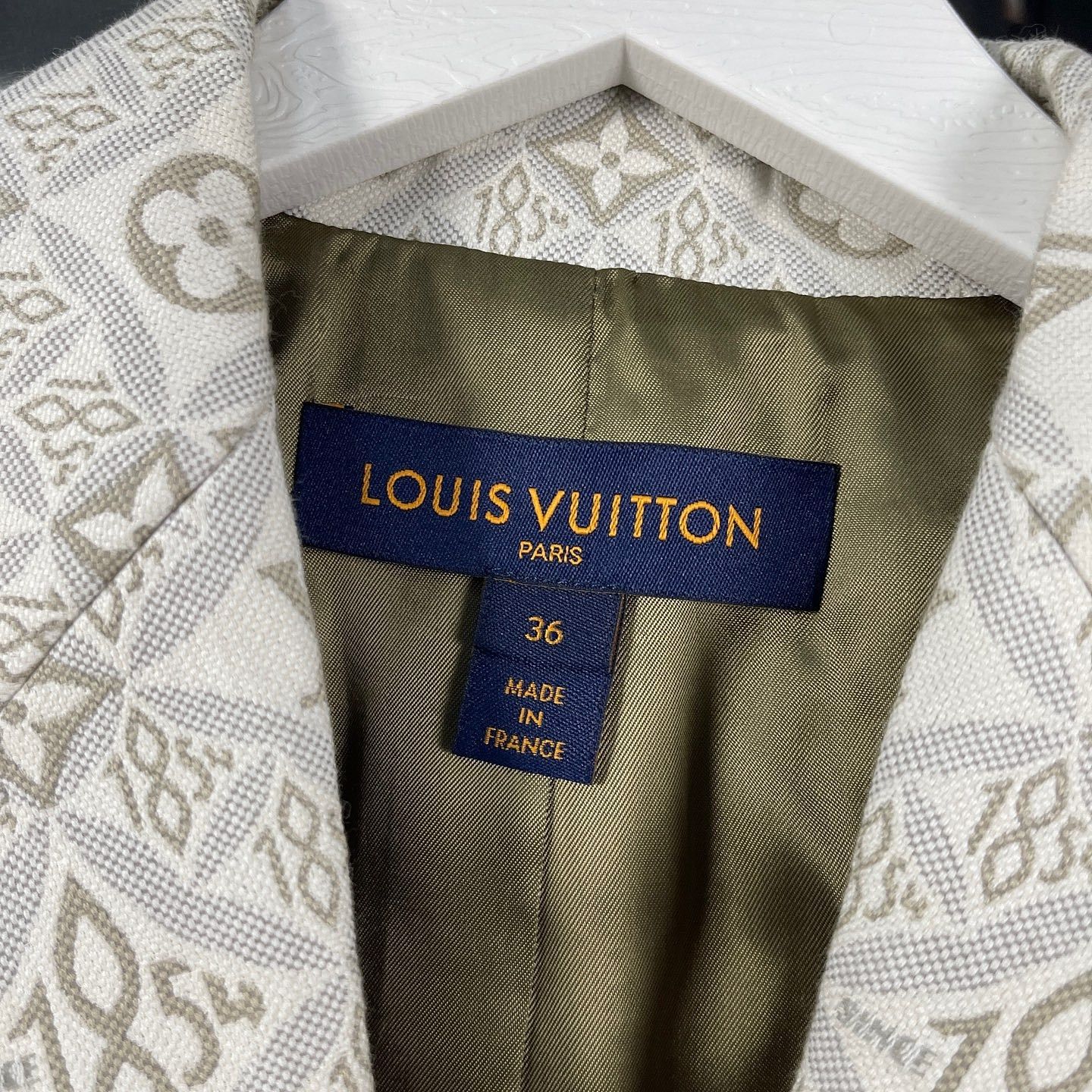 Louis Vuitton Louis Vuitton Since 1854 Monogram Blazer Size 36 Size XS / US 0-2 / IT 36-38 - 2 Thumbnail