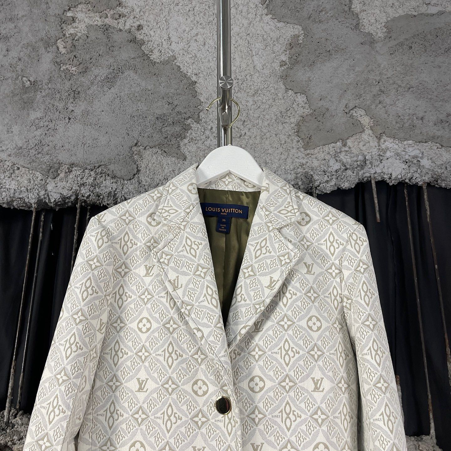 Louis Vuitton Louis Vuitton Since 1854 Monogram Blazer Size 36 Size XS / US 0-2 / IT 36-38 - 4 Thumbnail