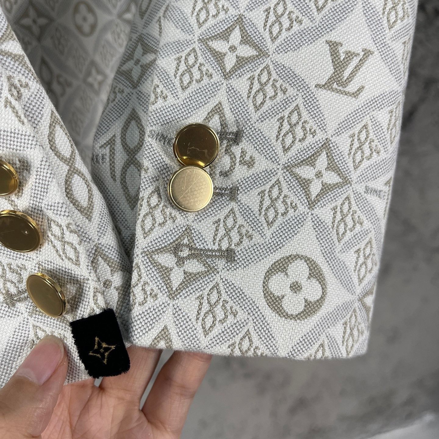 Louis Vuitton Louis Vuitton Since 1854 Monogram Blazer Size 36 Size XS / US 0-2 / IT 36-38 - 7 Thumbnail