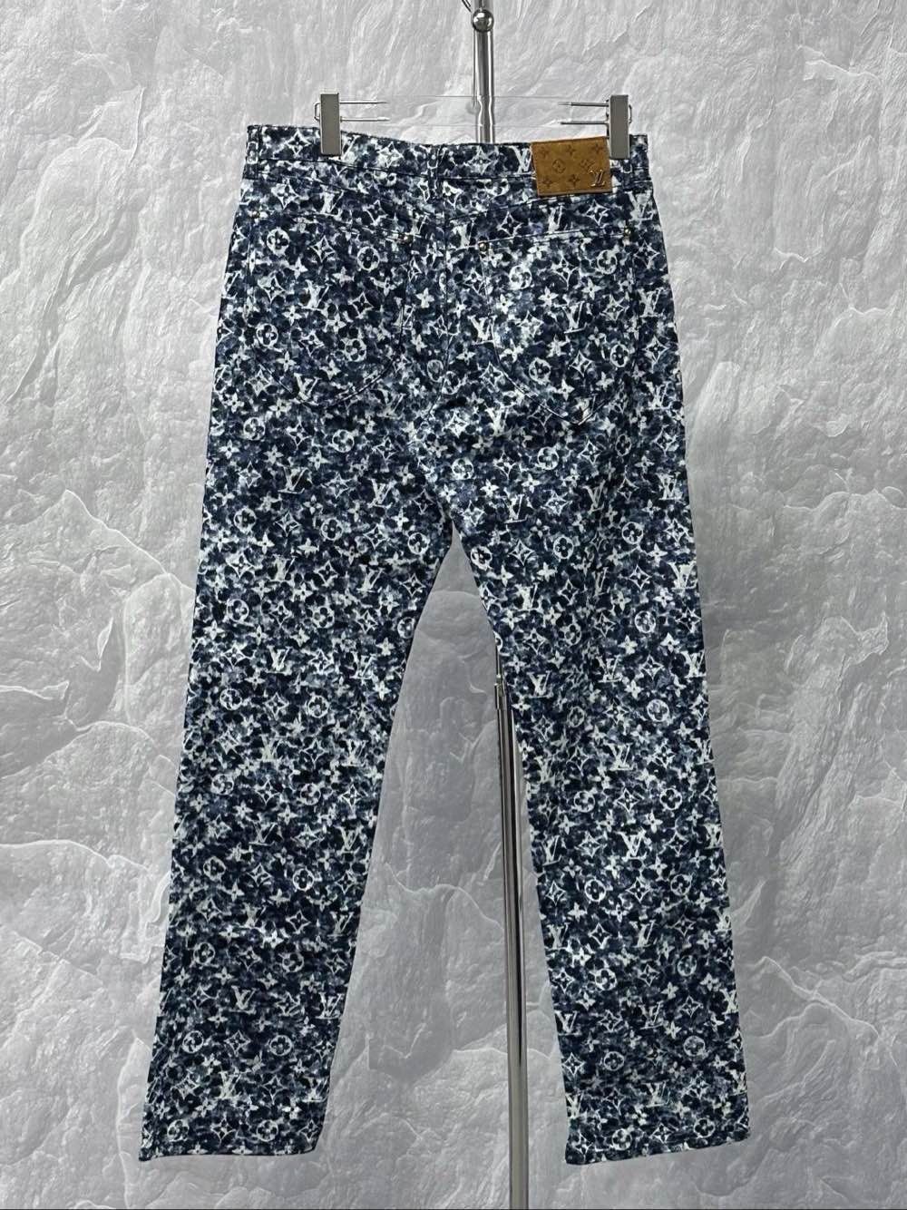 Louis Vuitton Louis Vuitton Monogram Denim Jeans Size 30 Size US 30 / EU 46 - 2 Thumbnail
